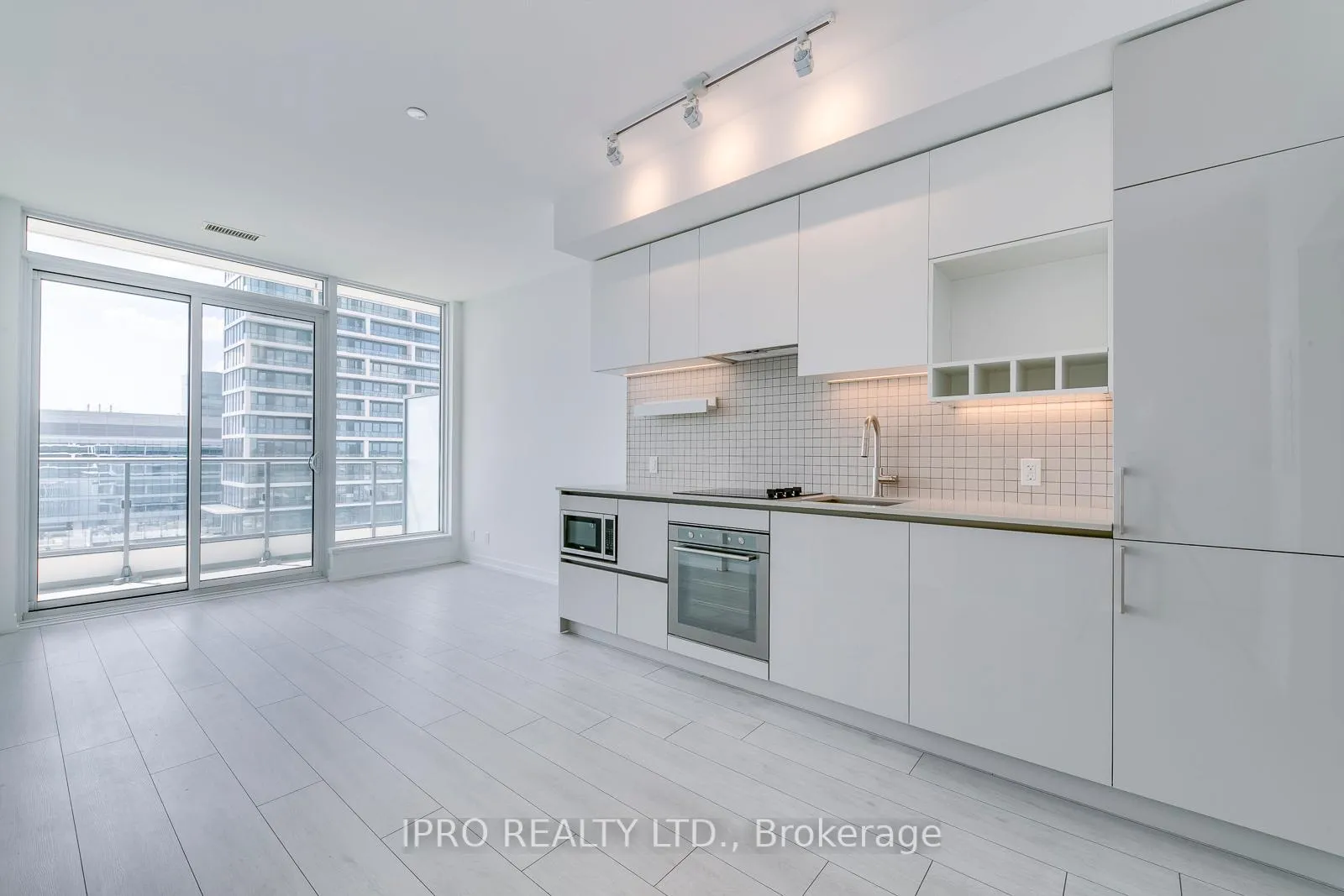 Photo 8 of Unit 1205, 898 Portage Parkway, Vaughan, Vaughan Corporate Centre — HOMEH