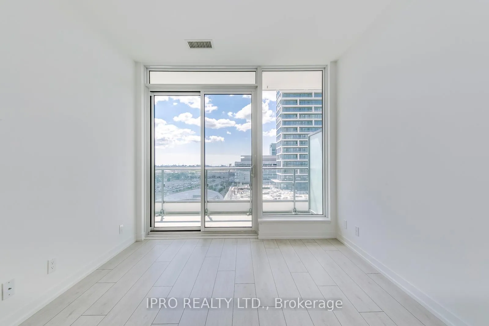 Photo 9 of Unit 1205, 898 Portage Parkway, Vaughan, Vaughan Corporate Centre — HOMEH