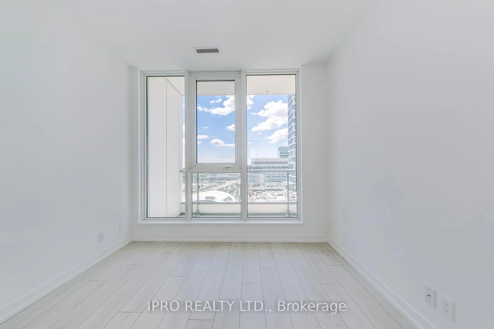 Photo 11 of Unit 1205, 898 Portage Parkway, Vaughan, Vaughan Corporate Centre — HOMEH