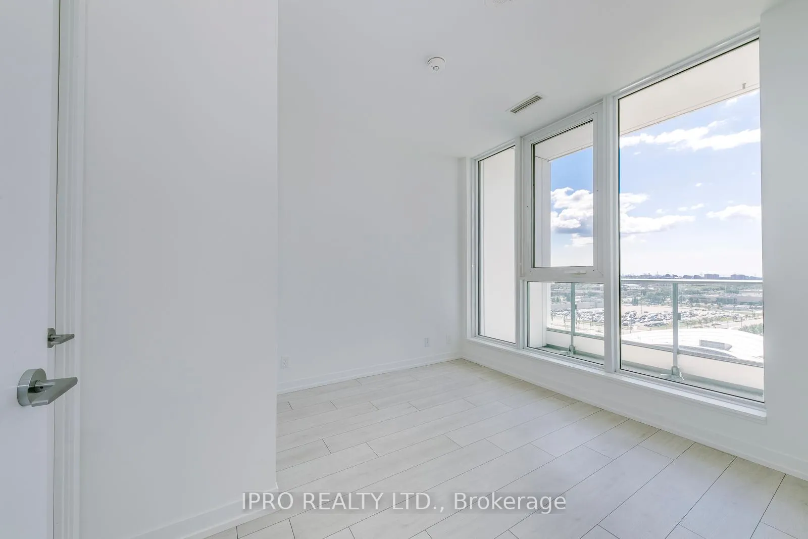 Photo 12 of Unit 1205, 898 Portage Parkway, Vaughan, Vaughan Corporate Centre — HOMEH
