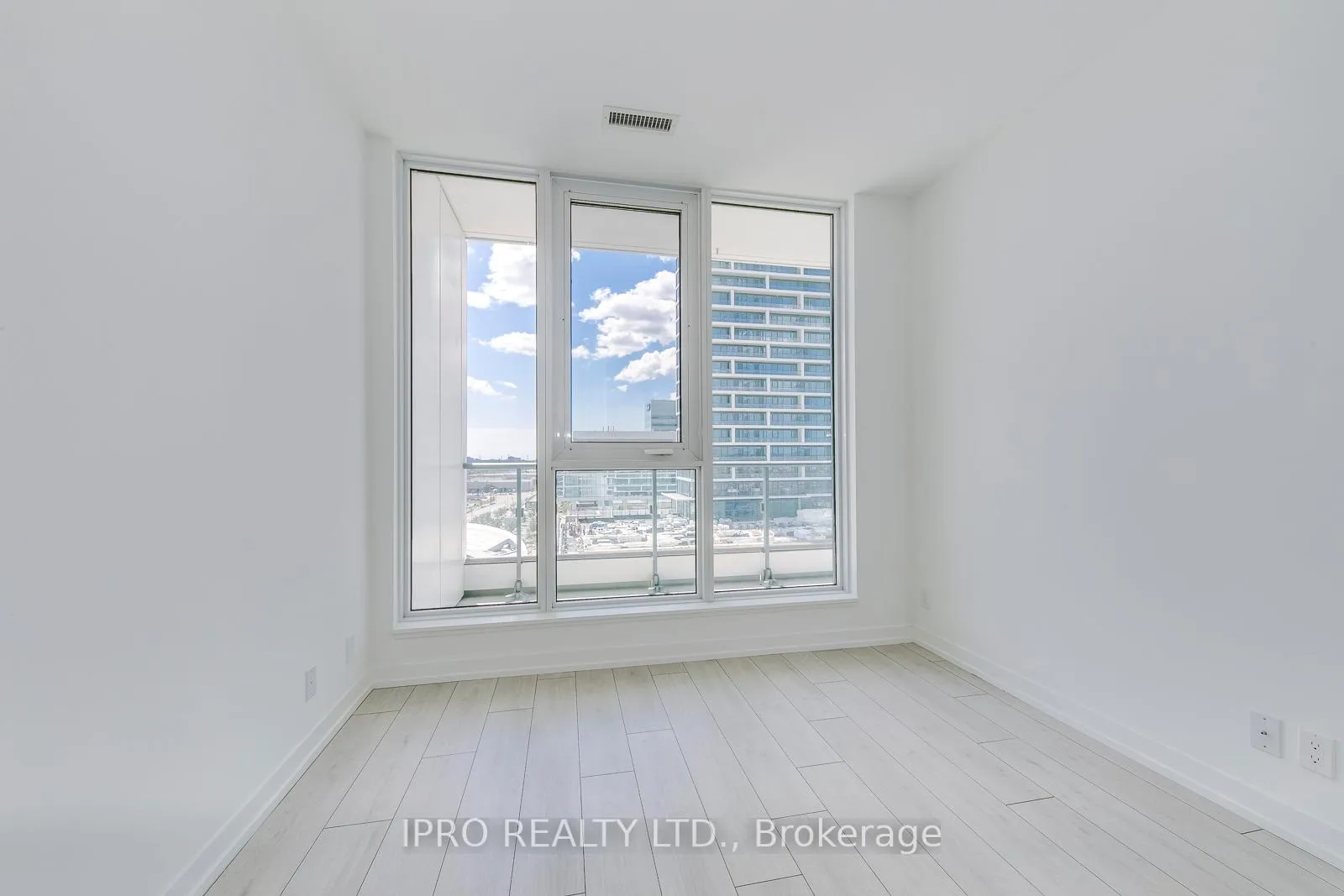 Photo 13 of Unit 1205, 898 Portage Parkway, Vaughan, Vaughan Corporate Centre — HOMEH