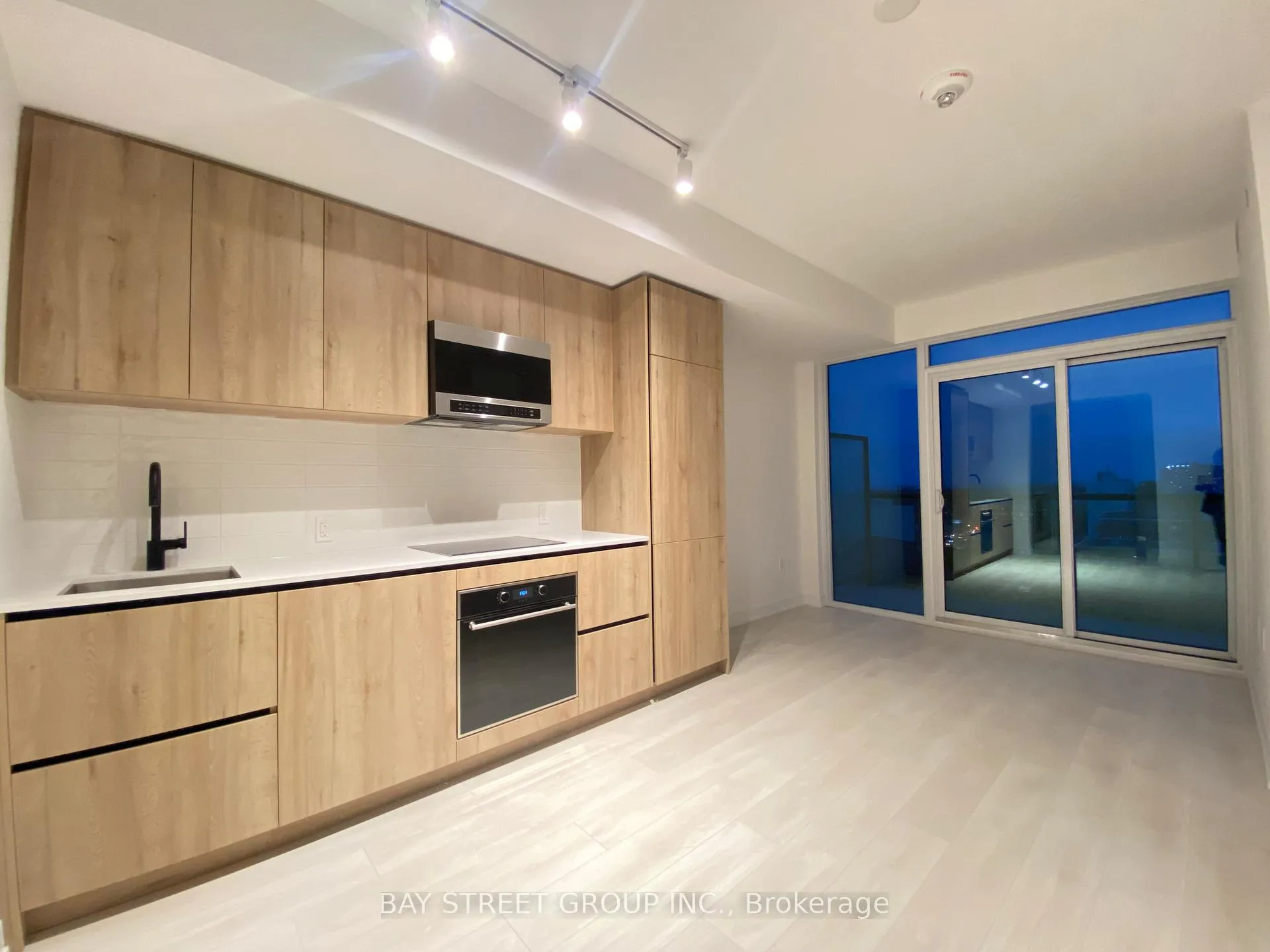 Photo 1 of Unit 1**1, 127 Broadway Avenue, Toronto, Mount Pleasant West — HOMEH