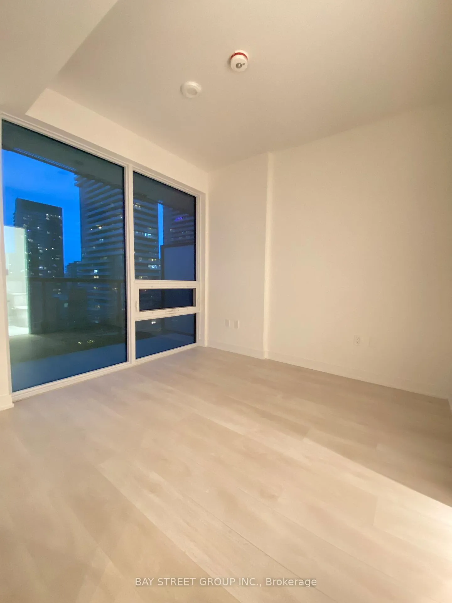 Photo 7 of Unit 1**1, 127 Broadway Avenue, Toronto, Mount Pleasant West — HOMEH