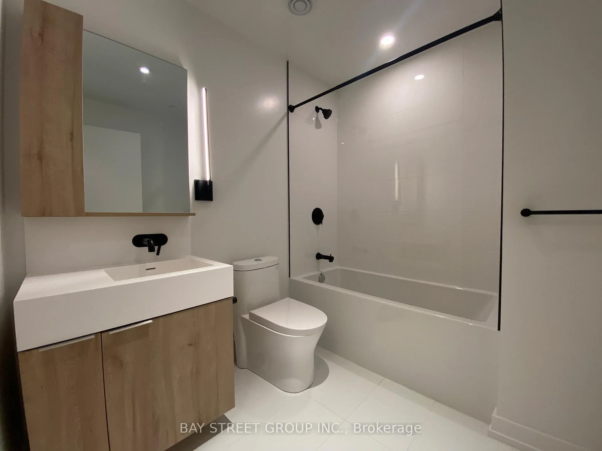 Photo 9 of Unit 1**1, 127 Broadway Avenue, Toronto, Mount Pleasant West — HOMEH