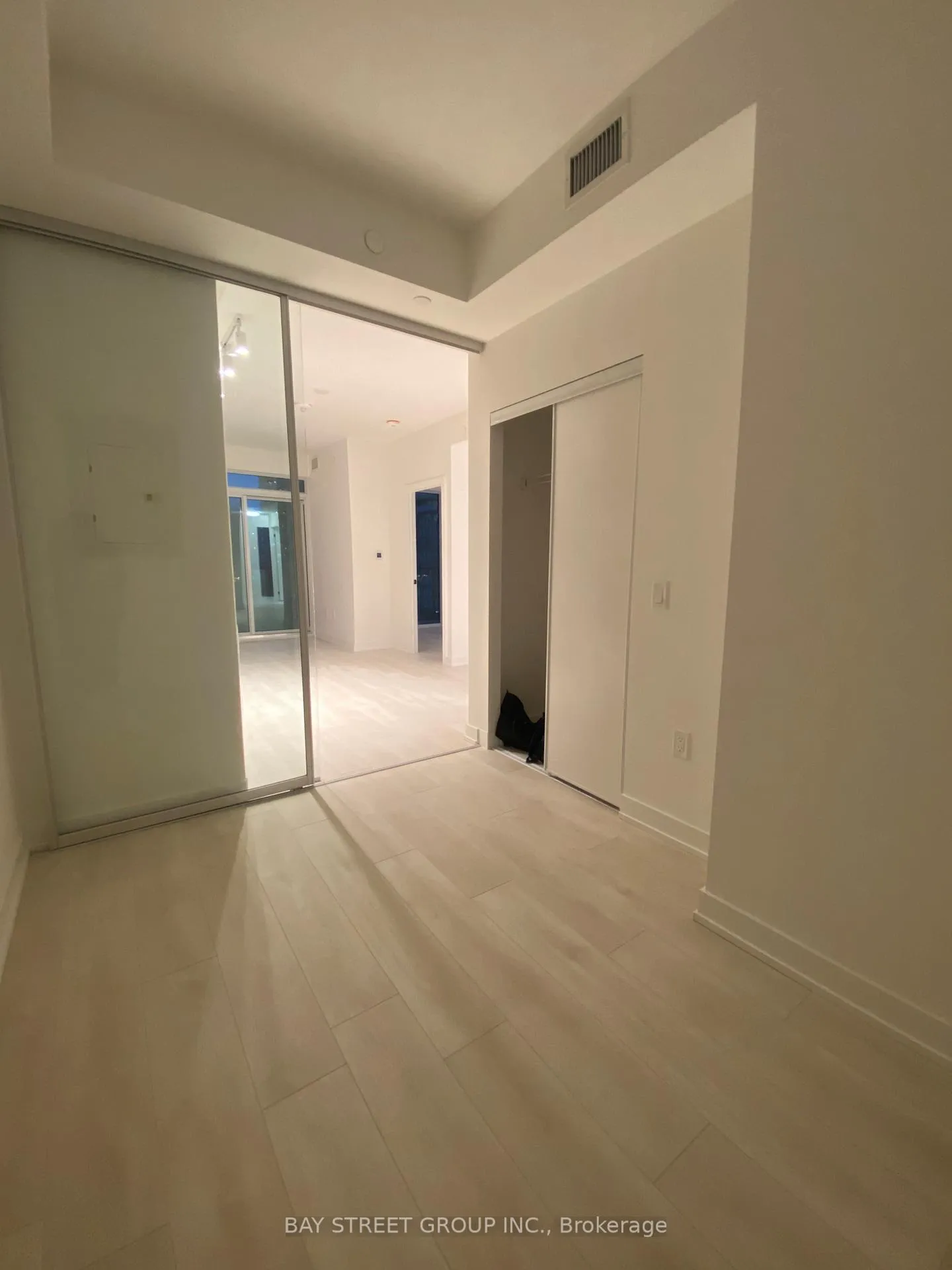 Photo 11 of Unit 1**1, 127 Broadway Avenue, Toronto, Mount Pleasant West — HOMEH