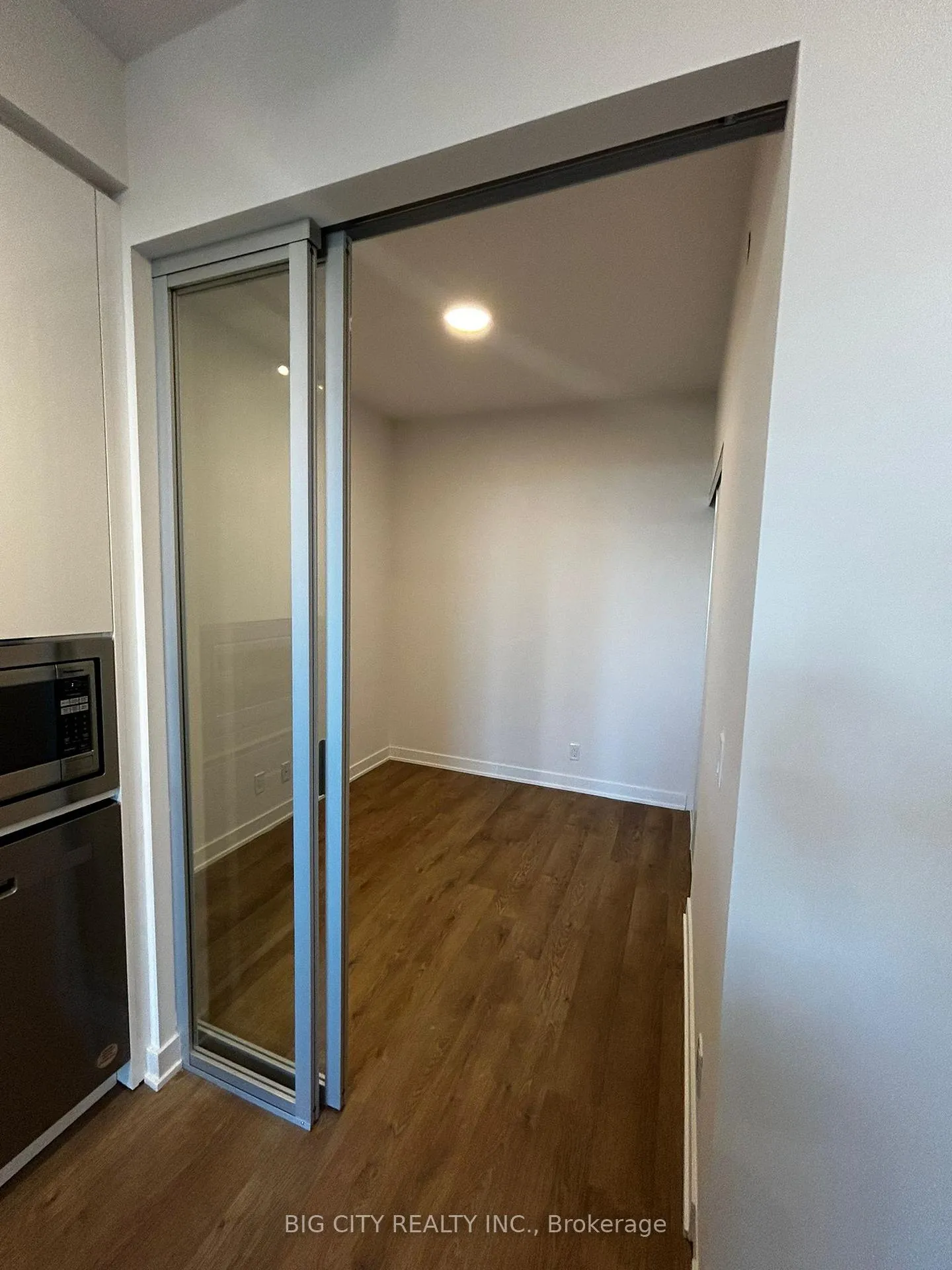 Photo 6 of Unit 1803, 30 Upper Mall Way, Vaughan, Brownridge — HOMEH