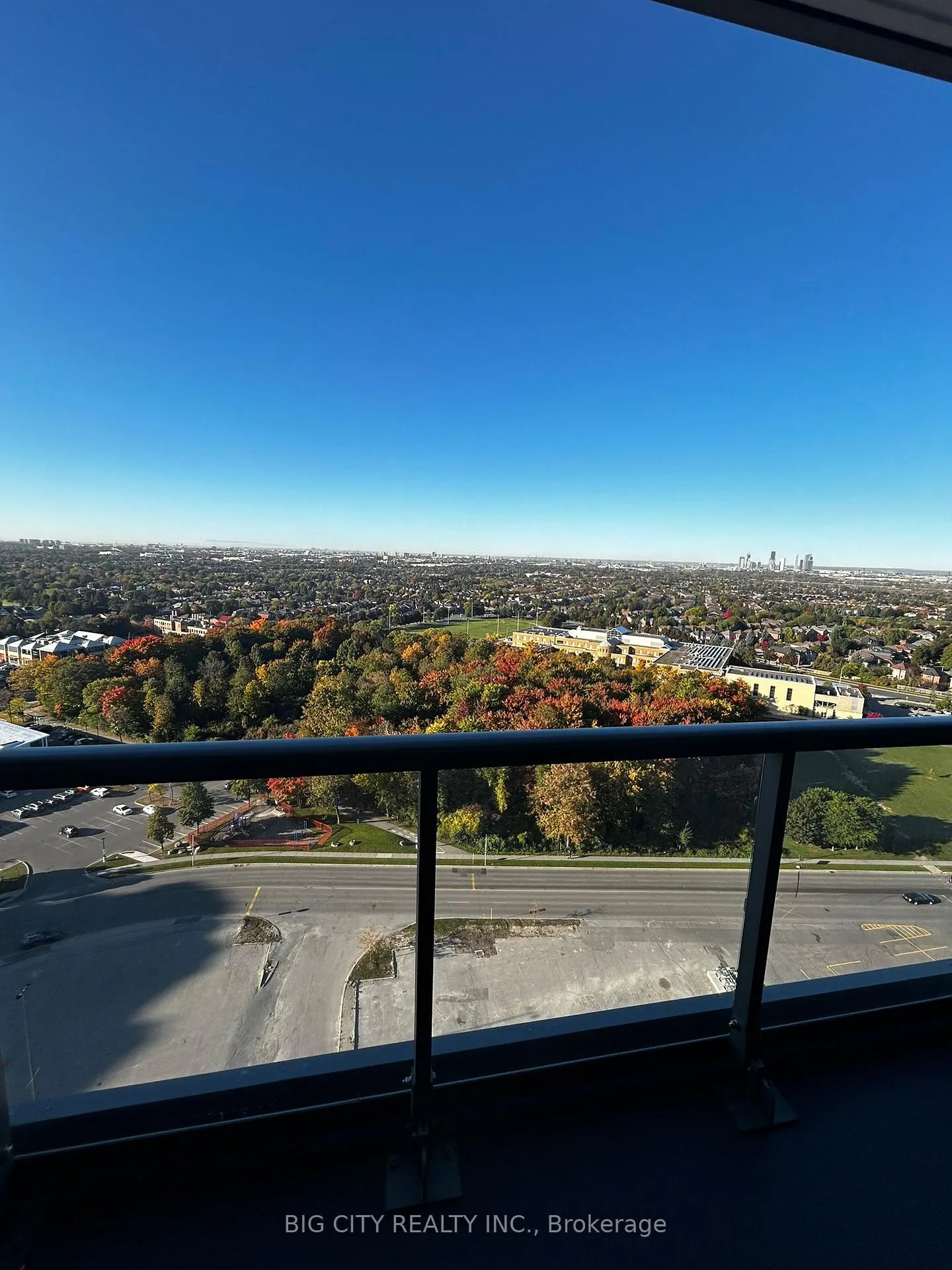Photo 10 of Unit 1803, 30 Upper Mall Way, Vaughan, Brownridge — HOMEH