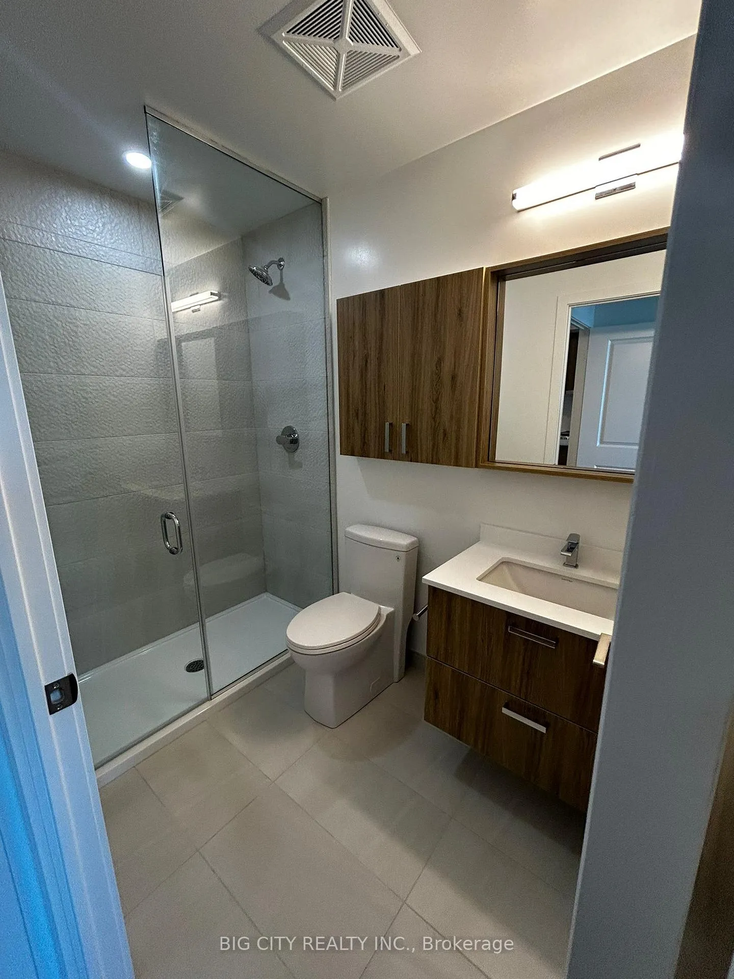 Photo 11 of Unit 1803, 30 Upper Mall Way, Vaughan, Brownridge — HOMEH