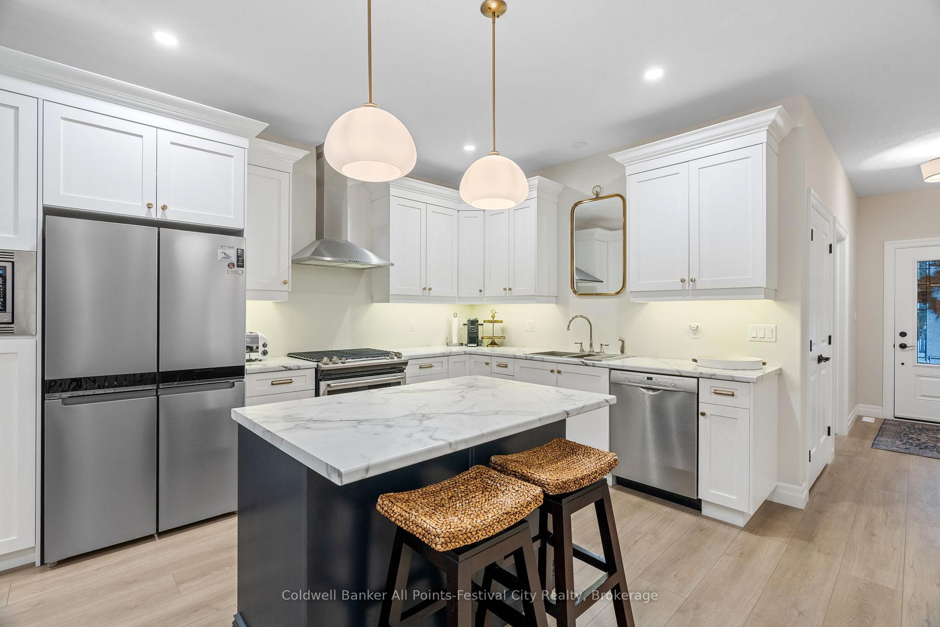 Photo 12 of 37 Picton Street E, Goderich, Goderich (Town) — HOMEH