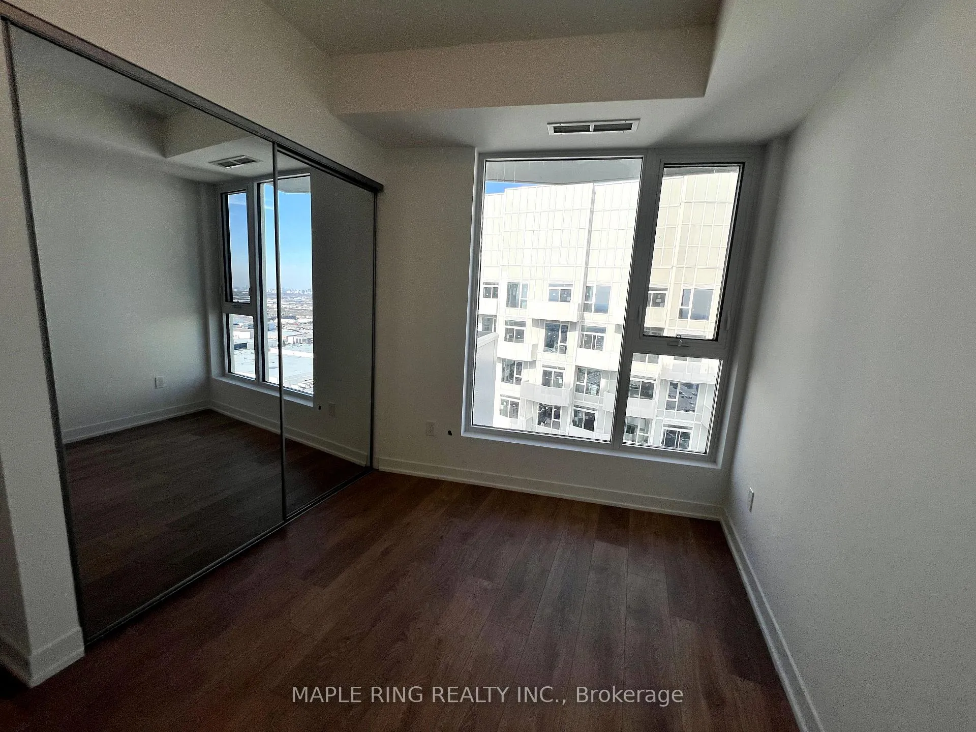 Photo 5 of Unit 2612, 10 Abeja Street, Vaughan, Concord — HOMEH