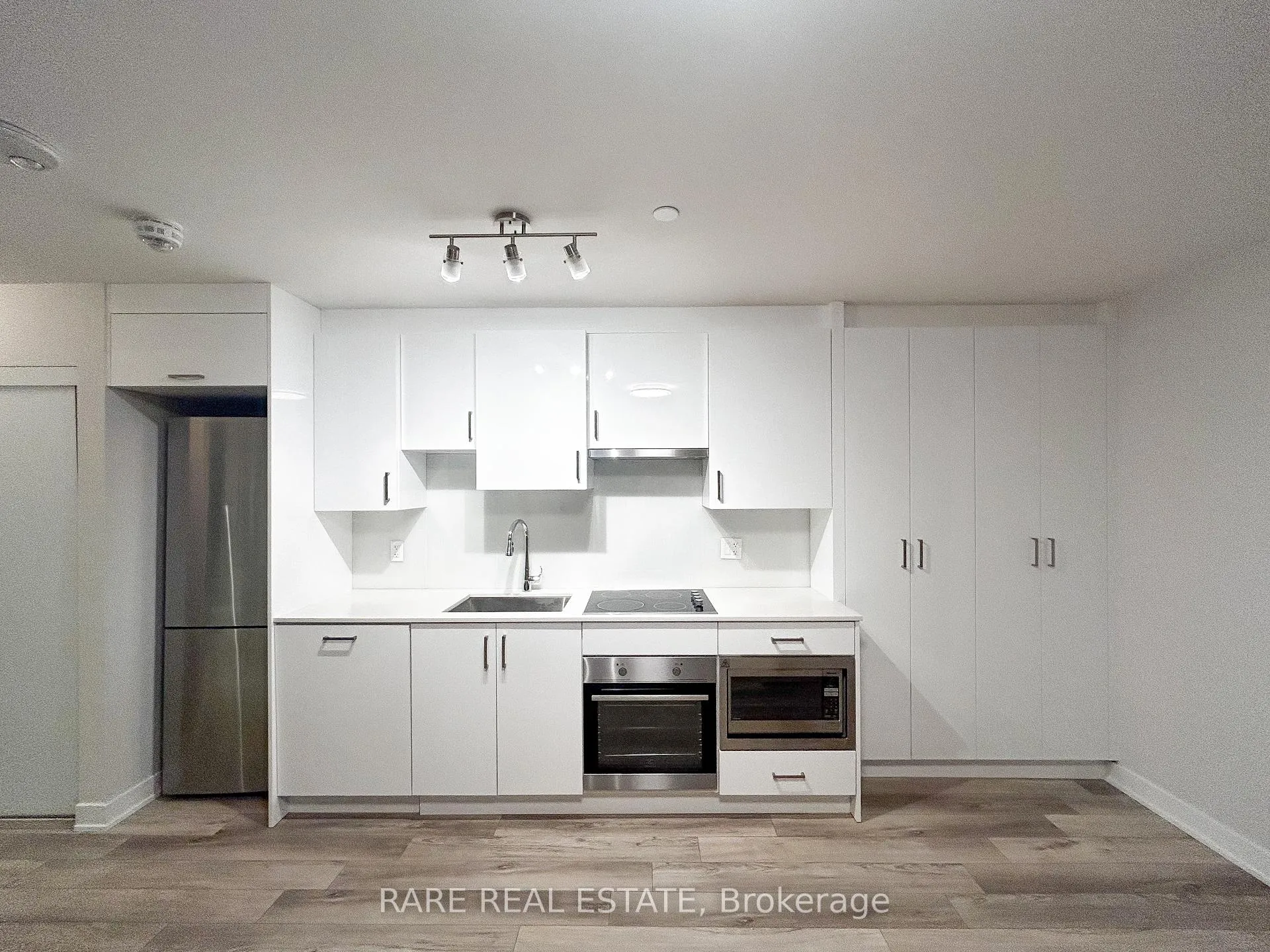 Photo 7 of Unit 201, 195 Redpath Avenue E, Toronto, Mount Pleasant West — HOMEH
