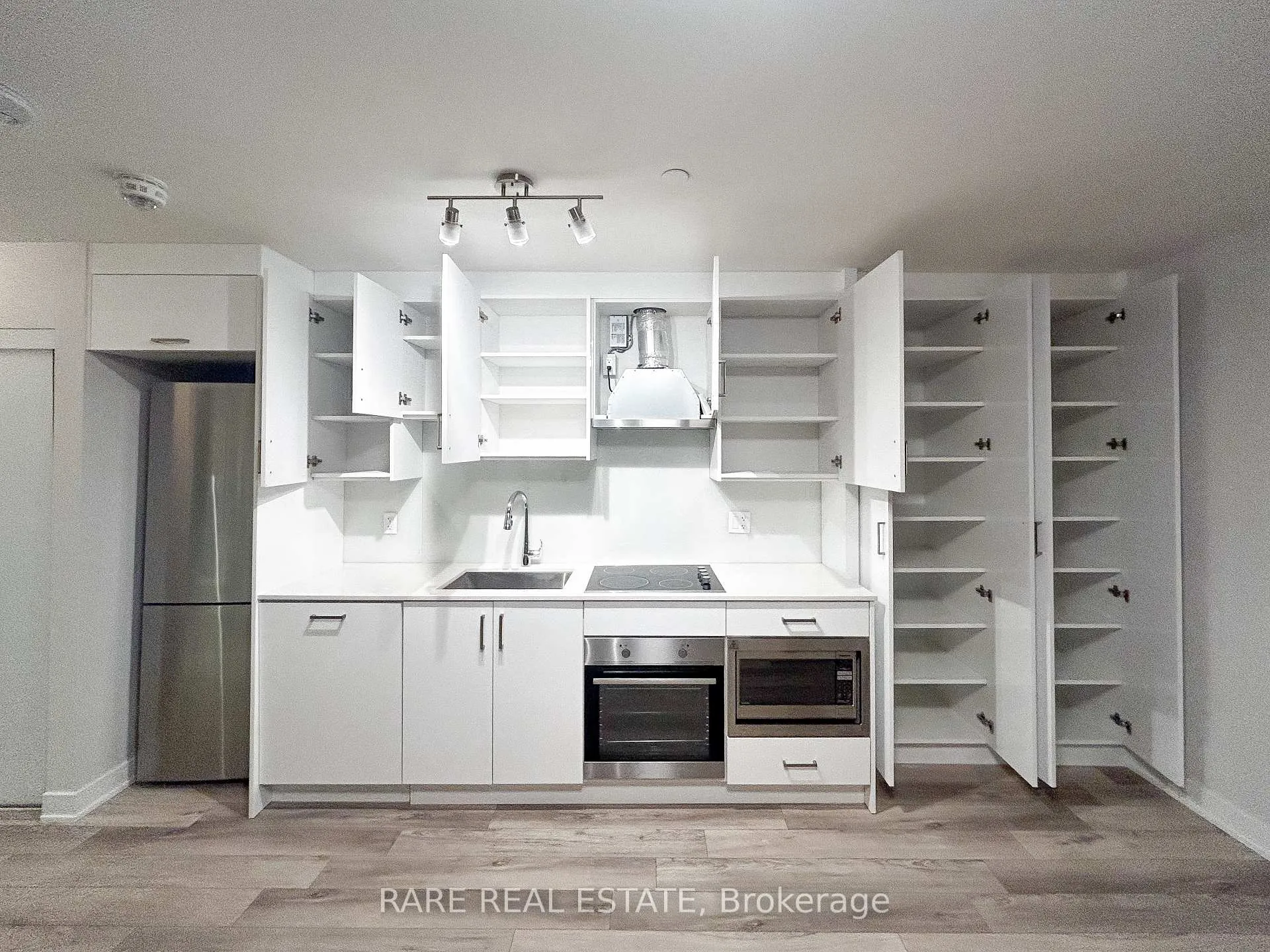 Photo 8 of Unit 201, 195 Redpath Avenue E, Toronto, Mount Pleasant West — HOMEH
