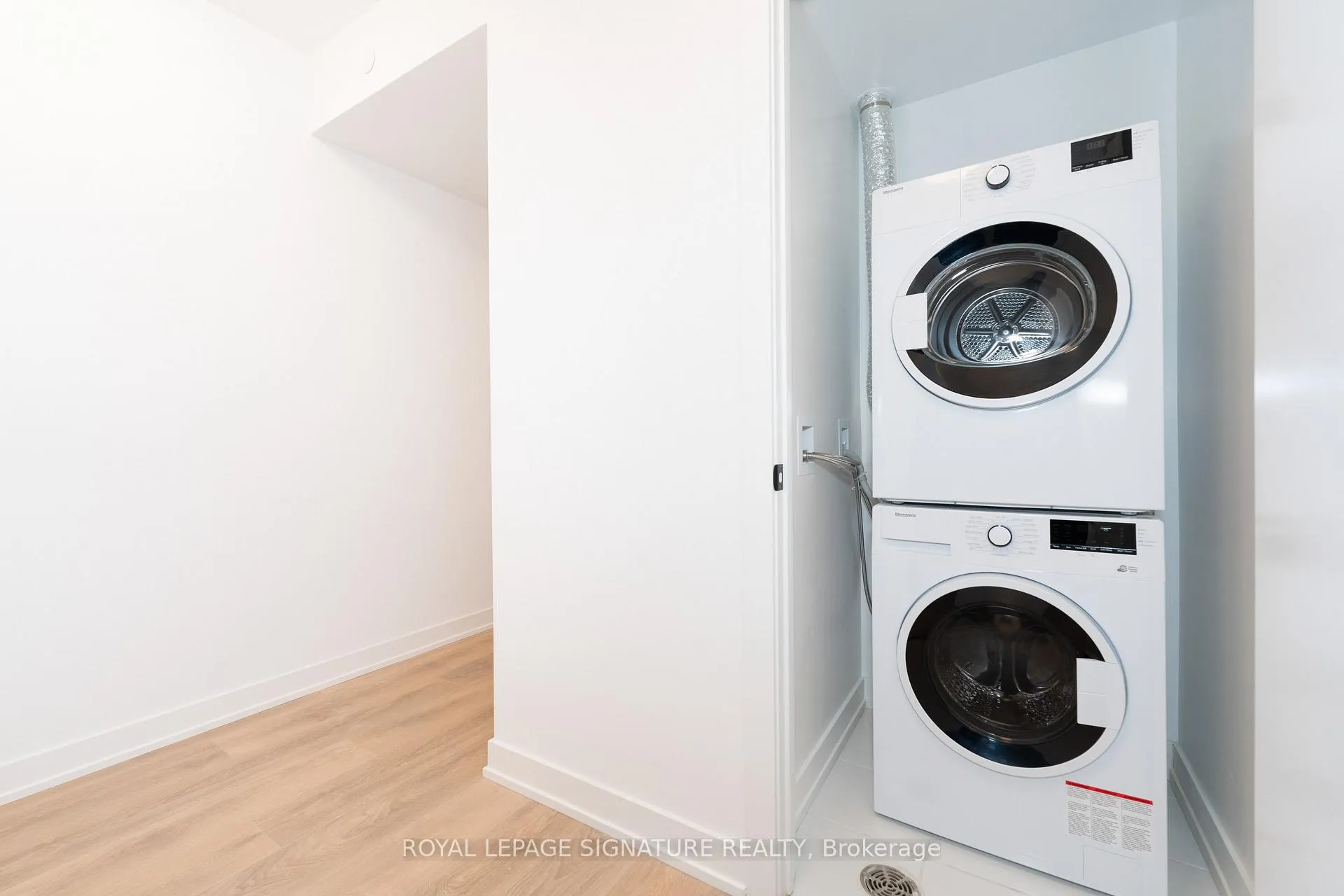 Photo 11 of Unit 508, 127 Broadway Avenue, Toronto, Mount Pleasant West — HOMEH