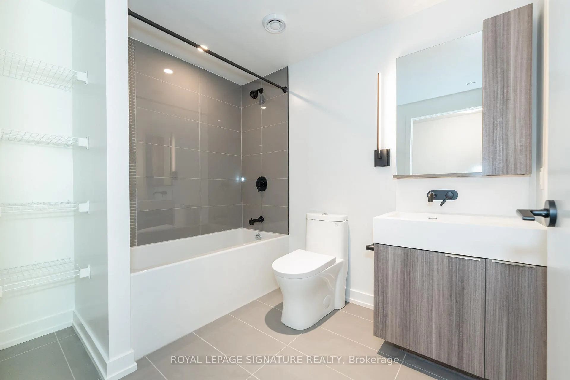Photo 12 of Unit 508, 127 Broadway Avenue, Toronto, Mount Pleasant West — HOMEH