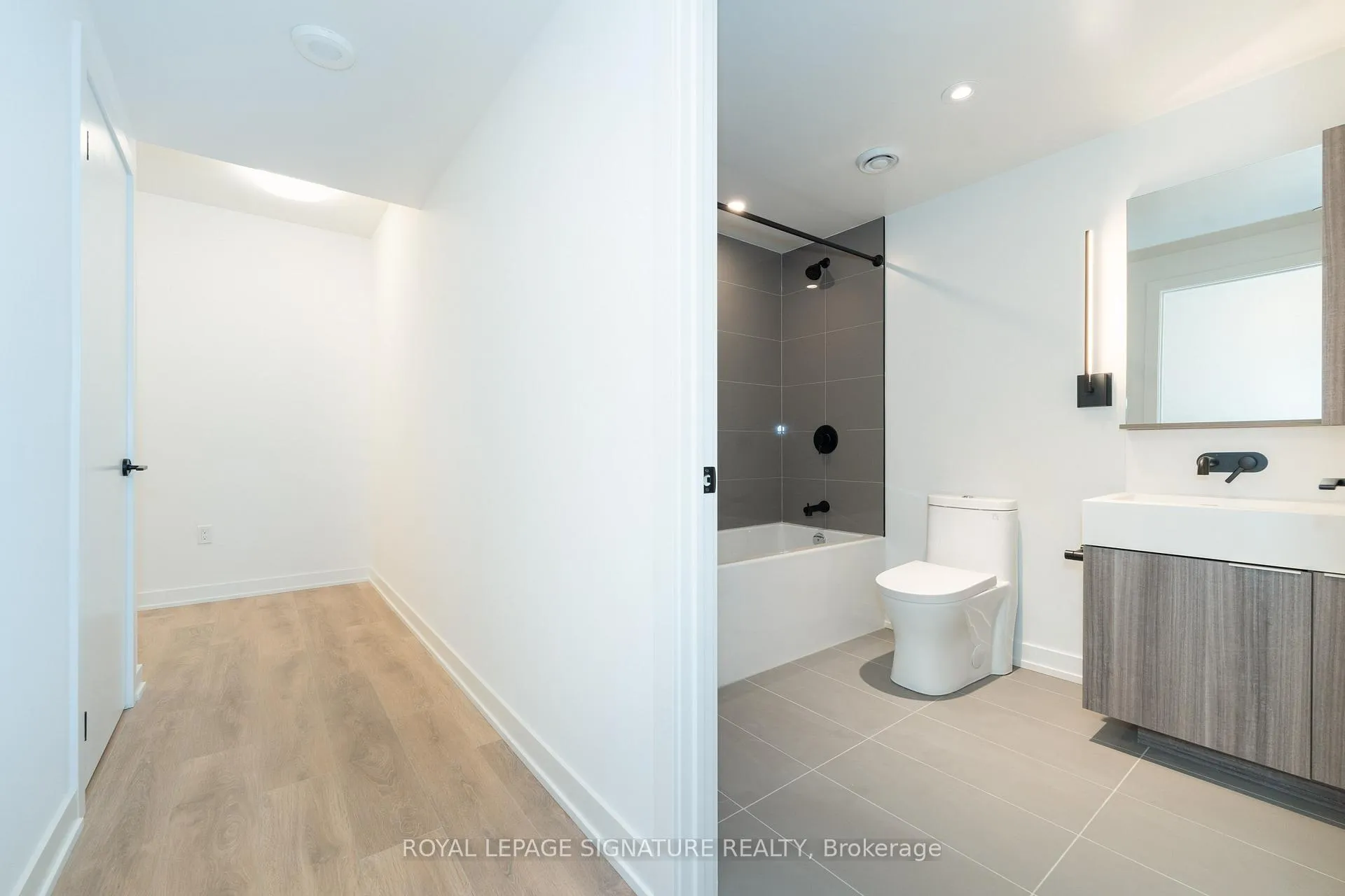 Photo 13 of Unit 508, 127 Broadway Avenue, Toronto, Mount Pleasant West — HOMEH