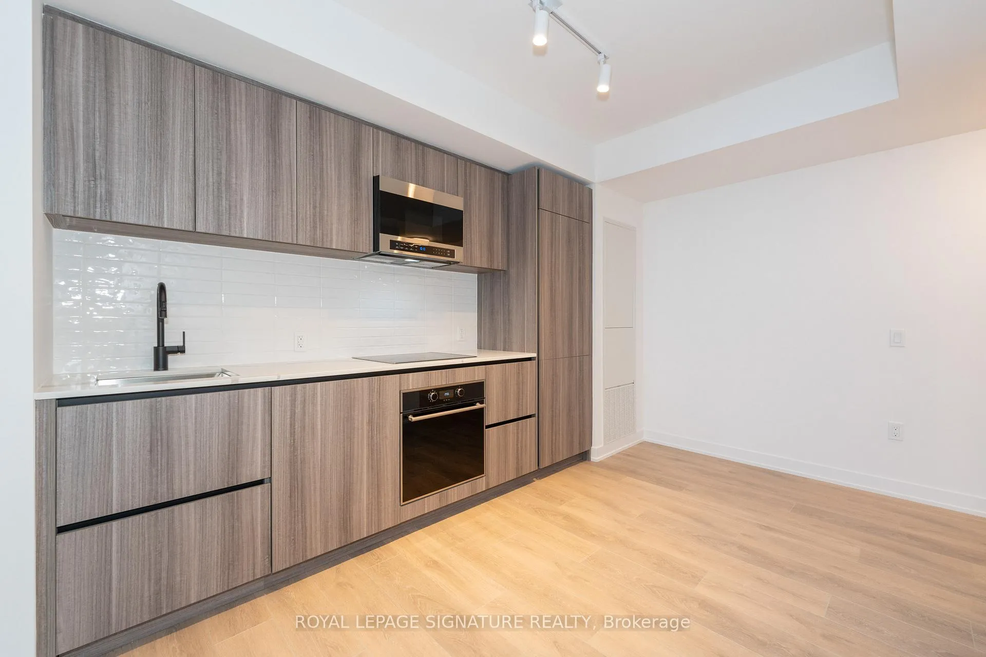 Photo 17 of Unit 508, 127 Broadway Avenue, Toronto, Mount Pleasant West — HOMEH