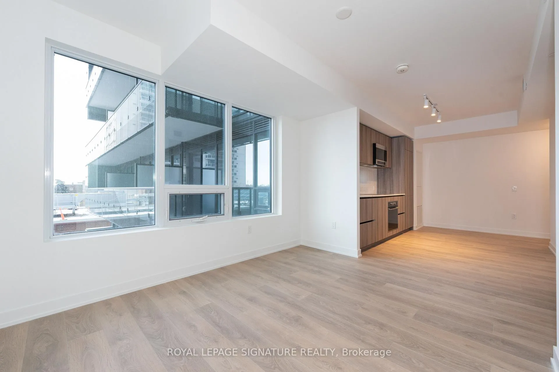 Photo 19 of Unit 508, 127 Broadway Avenue, Toronto, Mount Pleasant West — HOMEH