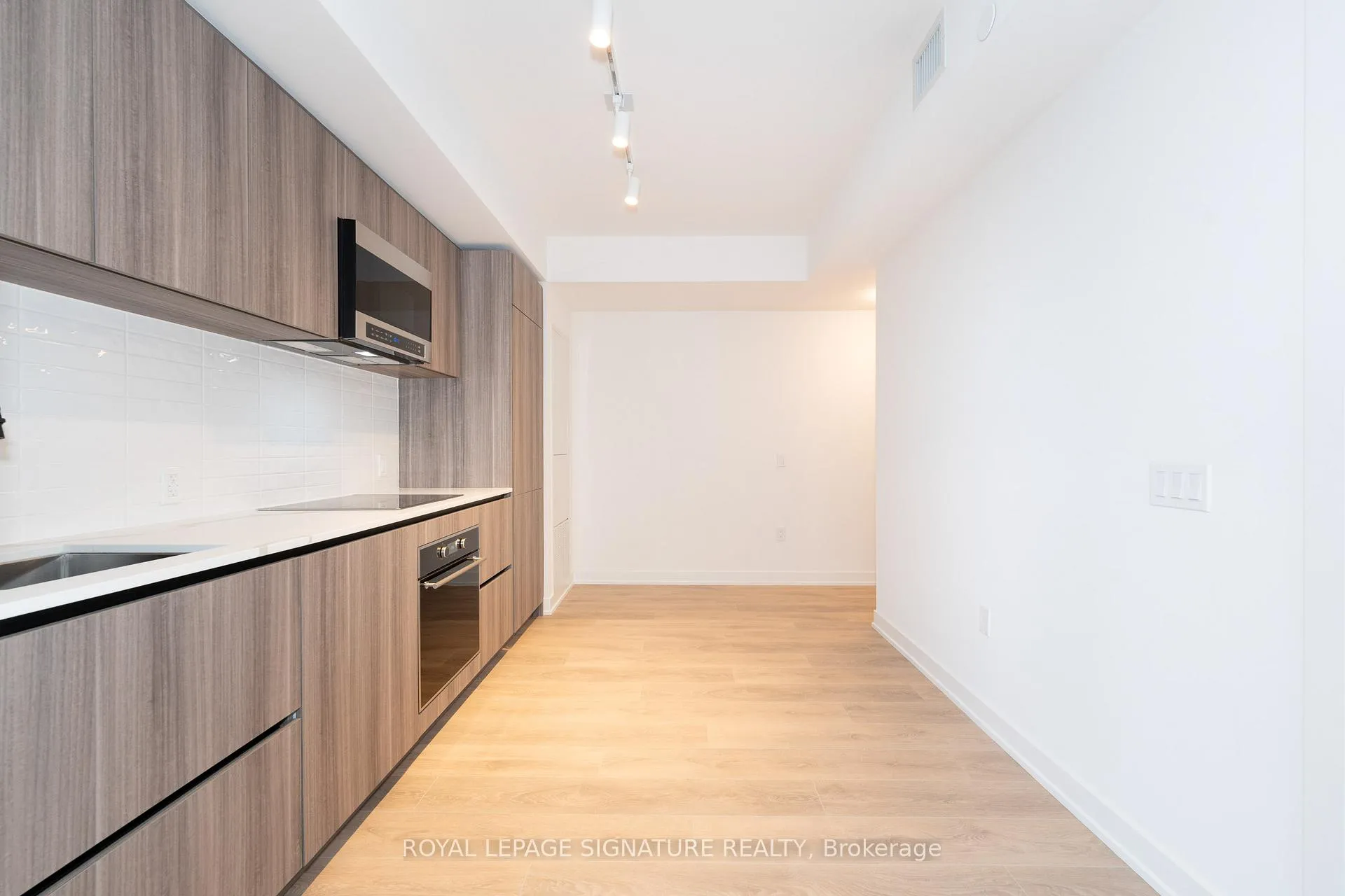 Photo 22 of Unit 508, 127 Broadway Avenue, Toronto, Mount Pleasant West — HOMEH