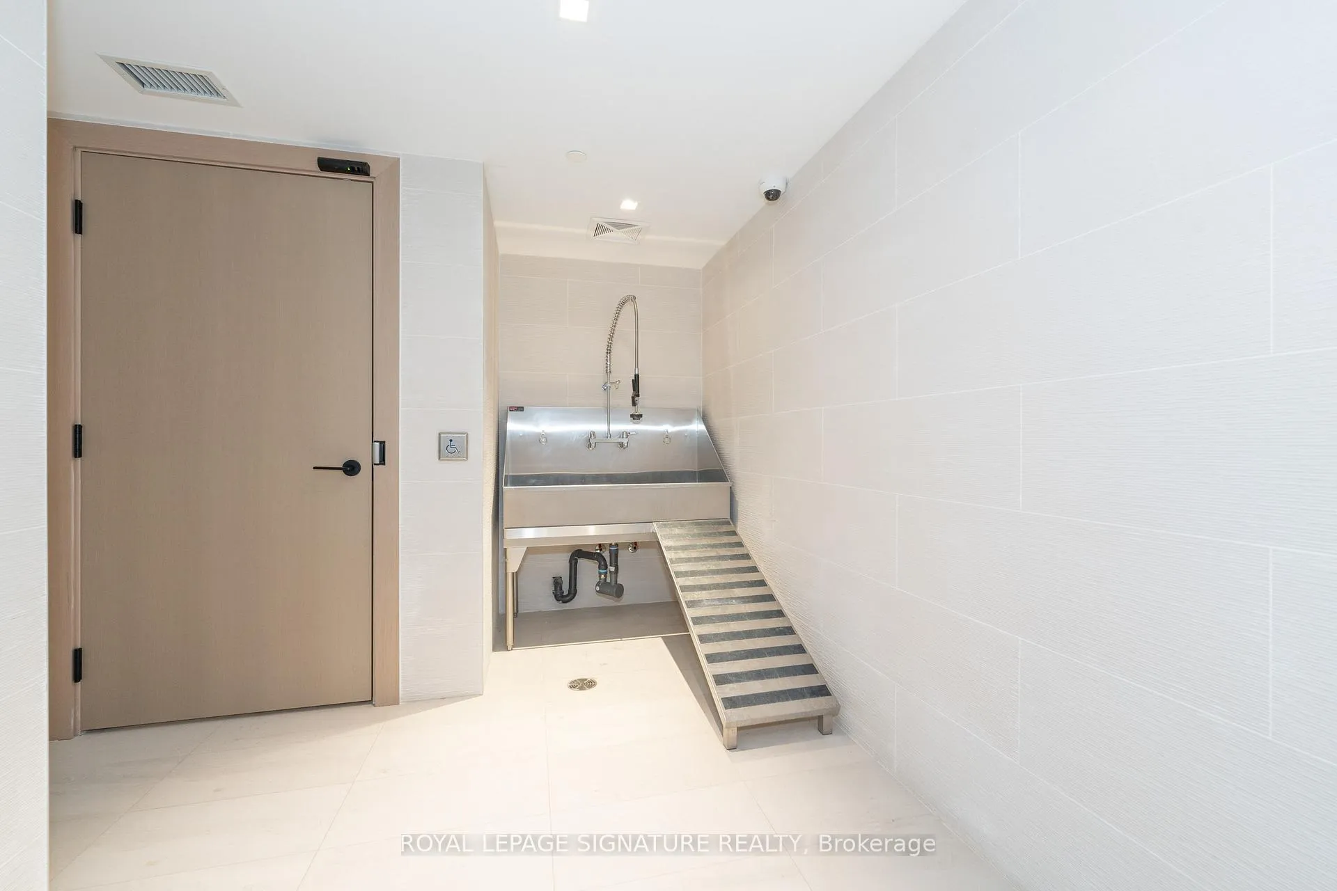 Photo 33 of Unit 508, 127 Broadway Avenue, Toronto, Mount Pleasant West — HOMEH