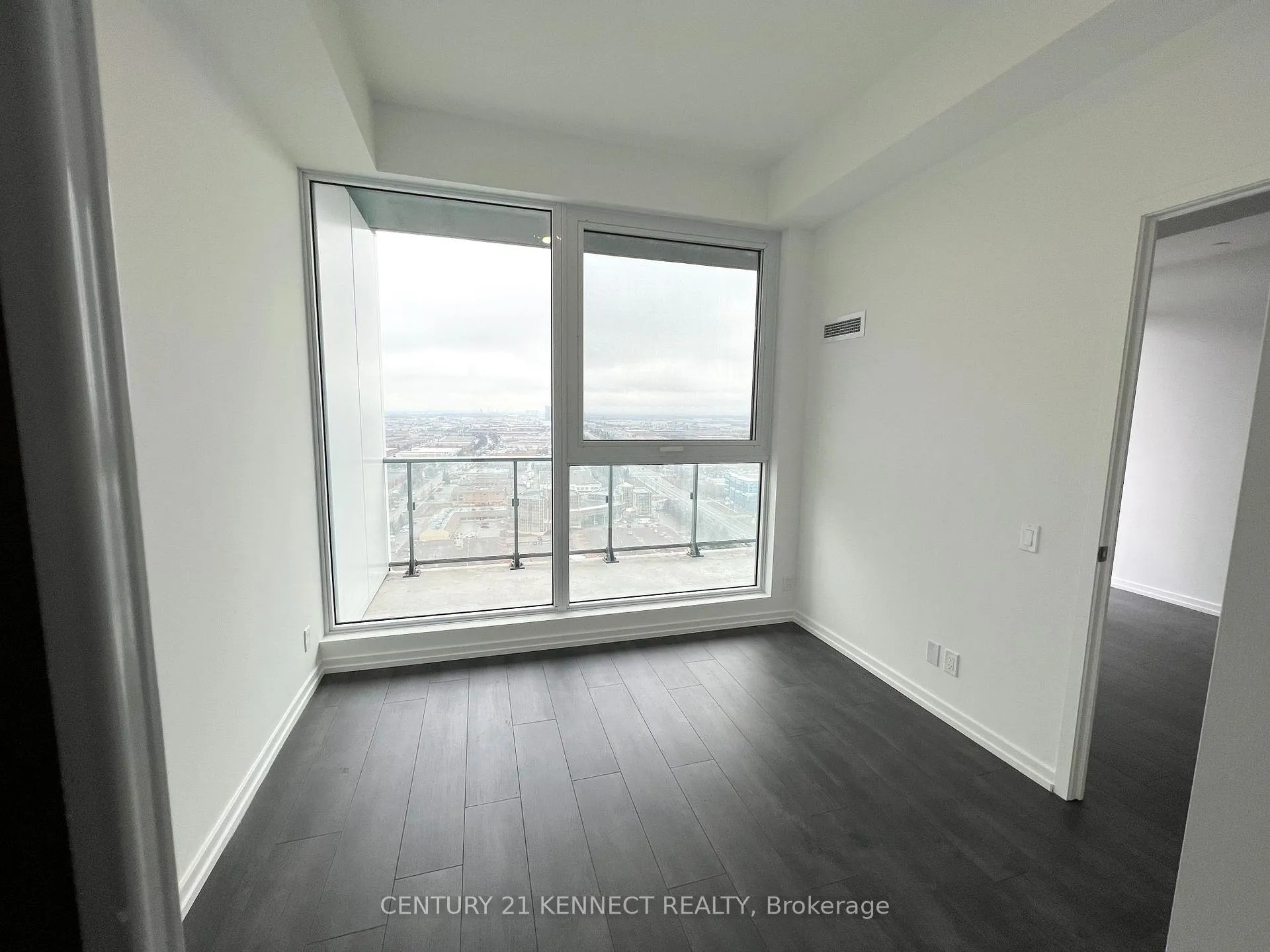 Photo 9 of Unit 2502, 1000 Portage Parkway, Vaughan, Concord — HOMEH