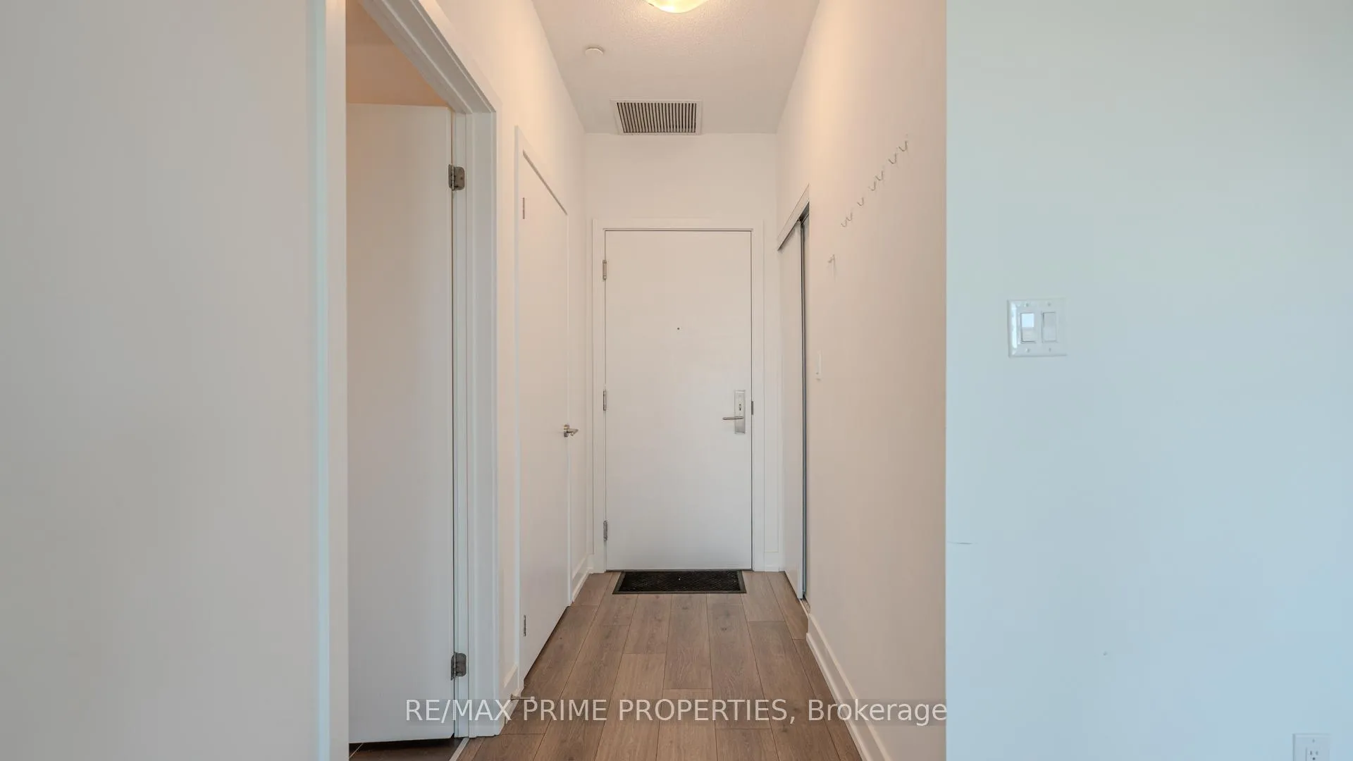 Photo 3 of Unit 501, 1709 Bur Oak Avenue, Markham, Wismer — HOMEH