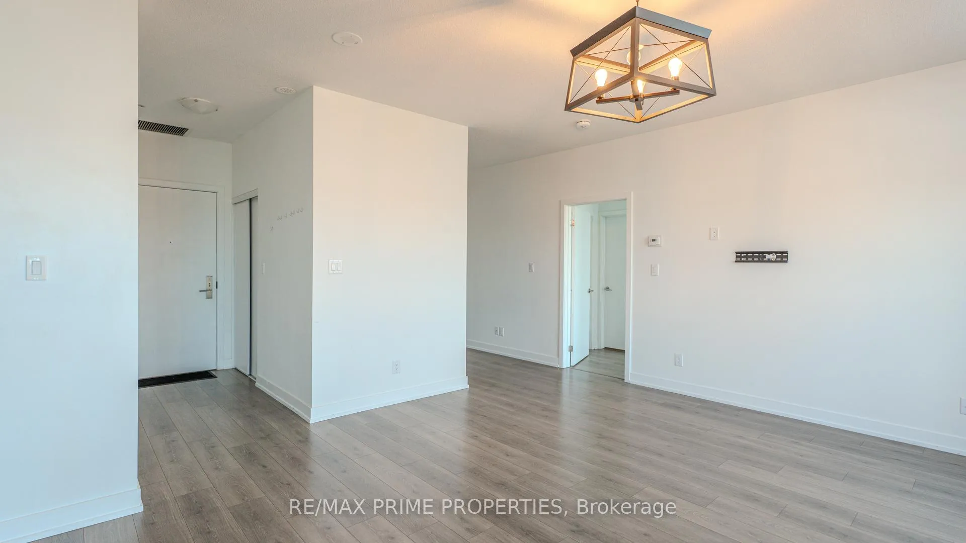 Photo 13 of Unit 501, 1709 Bur Oak Avenue, Markham, Wismer — HOMEH