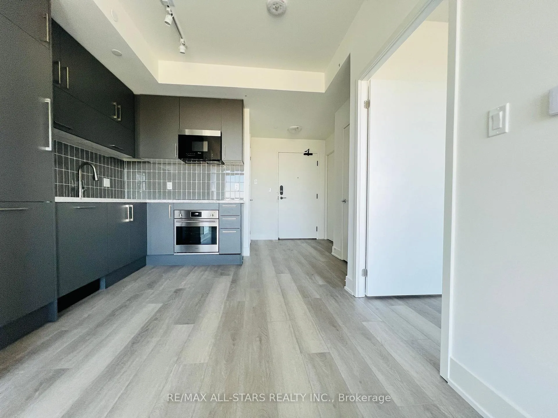 Photo 9 of Unit 1508, 38 Andre De Grasse Street, Markham, Unionville — HOMEH