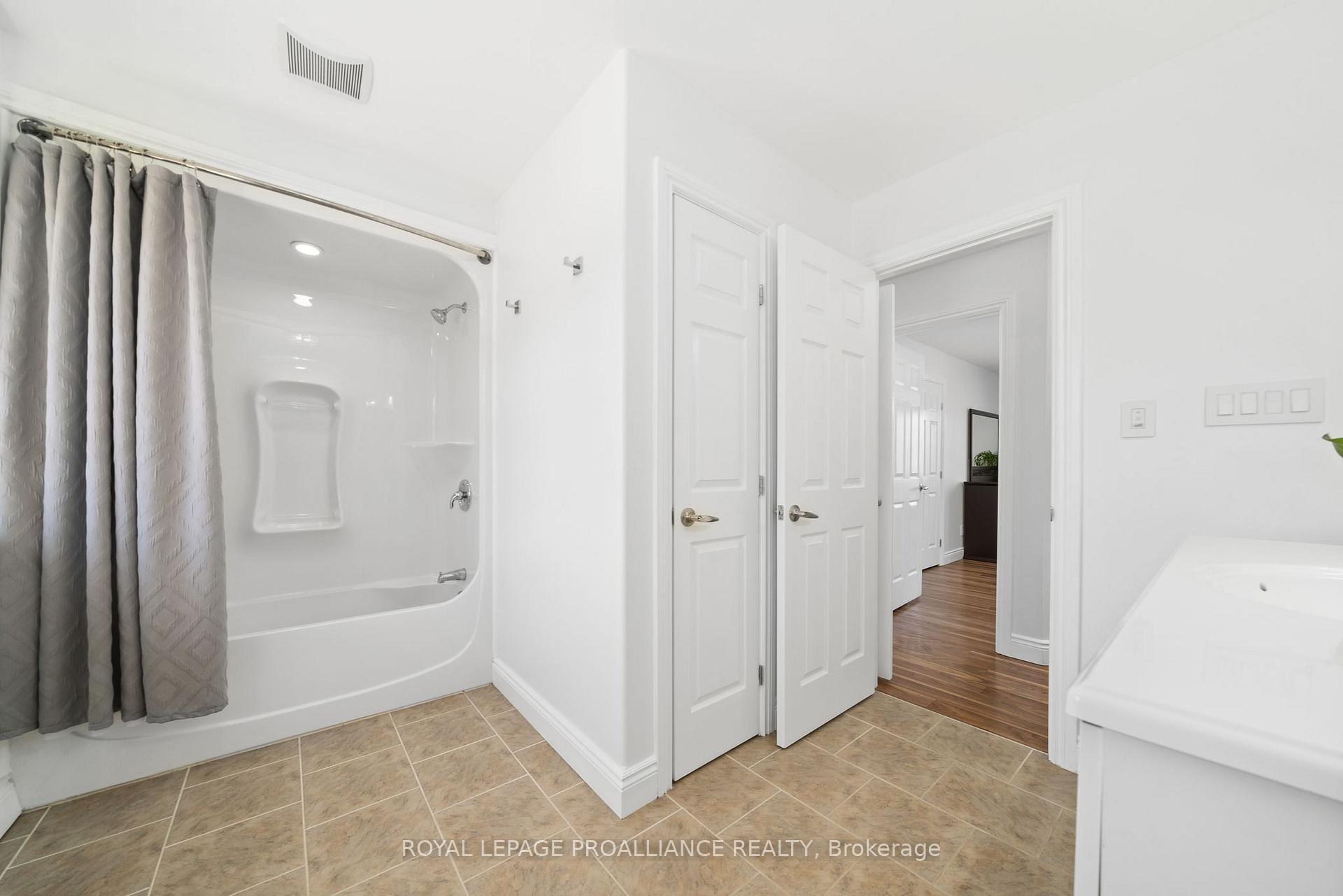 Photo 33 of 1017 Thrasher Road, Belleville, Thurlow Ward — HOMEH