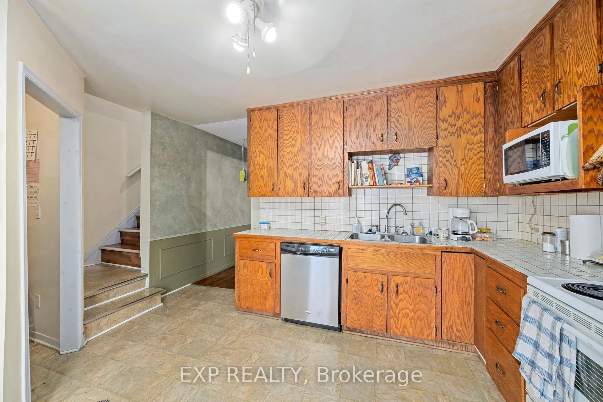Photo 3 of 22949 Hagerty Road, Newbury — HOMEH