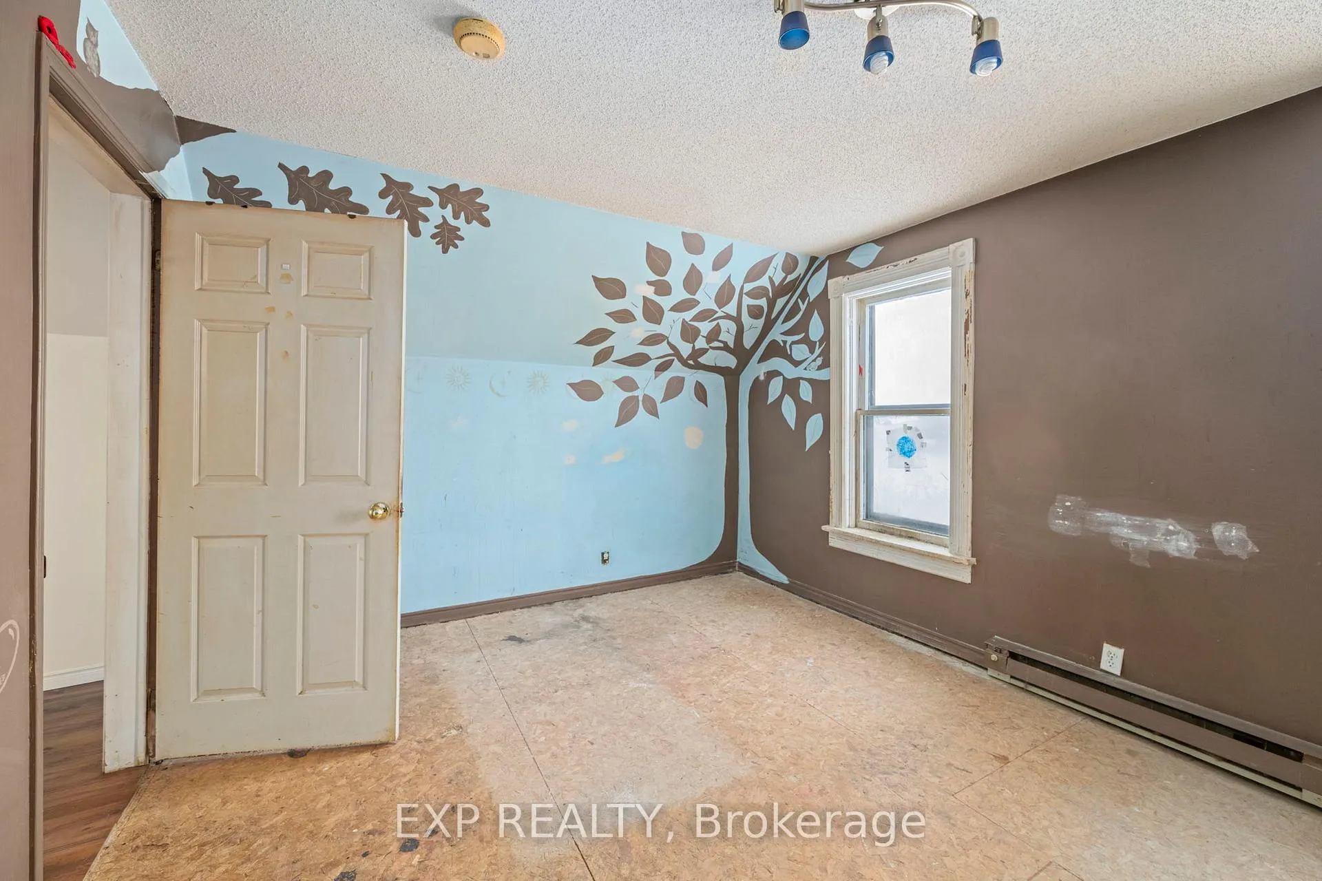 Photo 18 of 22949 Hagerty Road, Newbury — HOMEH