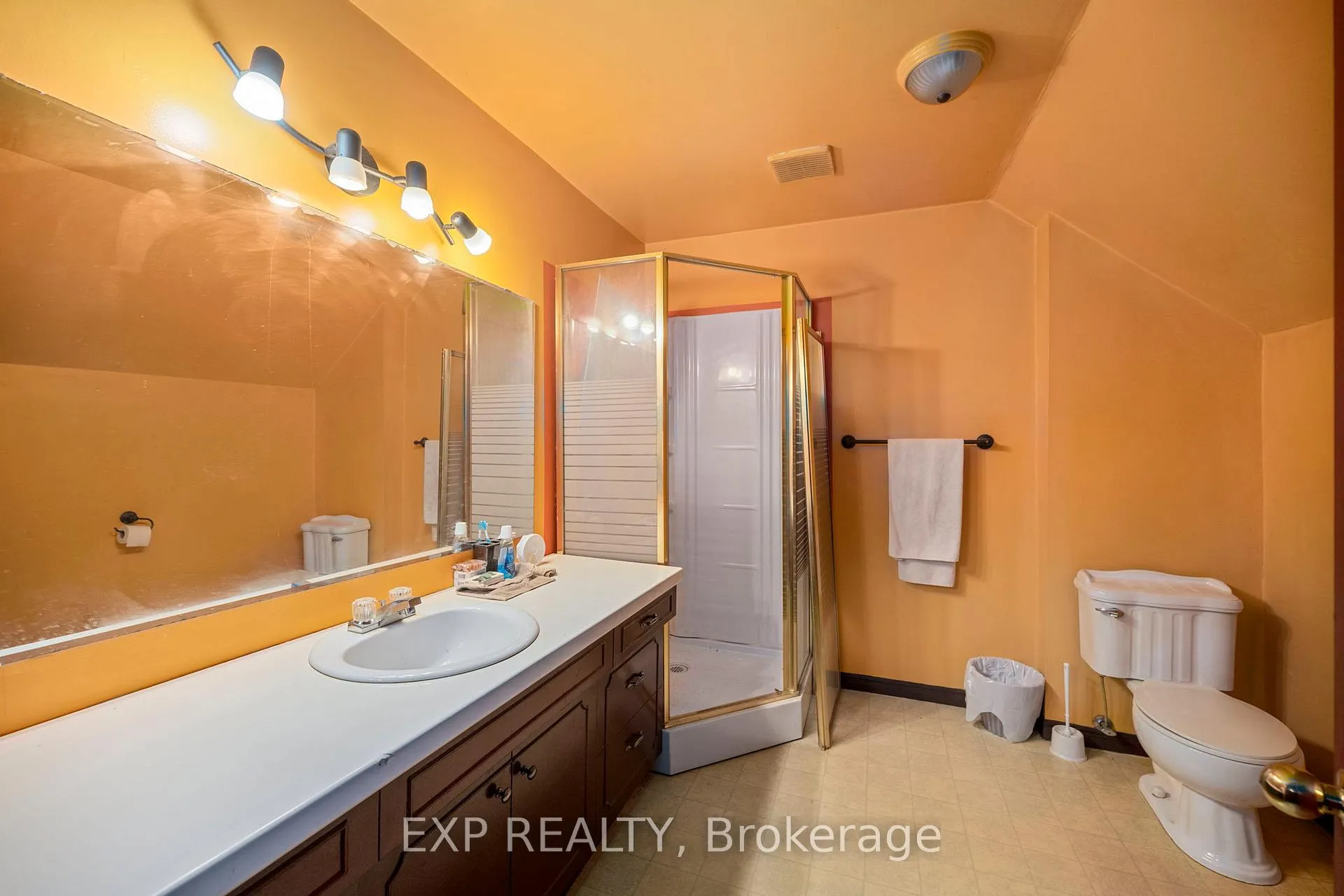 Photo 24 of 22949 Hagerty Road, Newbury — HOMEH