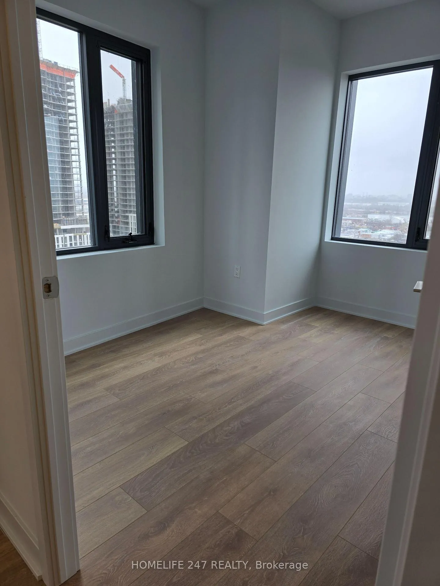 Photo 3 of Unit 1407, 2920 Hwy 7 West, Vaughan, Concord — HOMEH