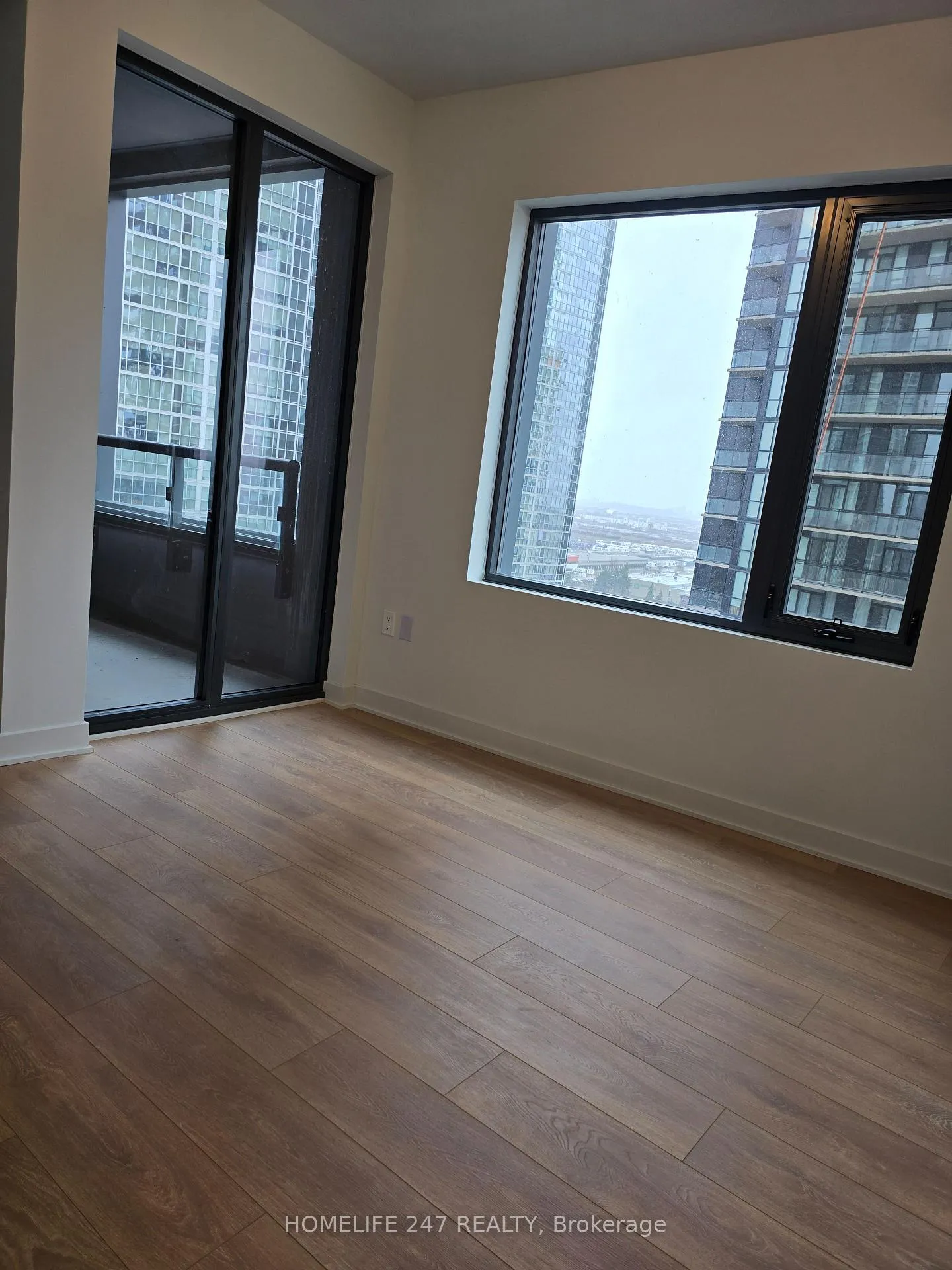 Photo 6 of Unit 1407, 2920 Hwy 7 West, Vaughan, Concord — HOMEH