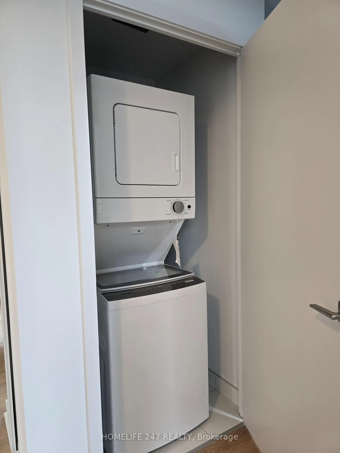Photo 7 of Unit 1407, 2920 Hwy 7 West, Vaughan, Concord — HOMEH
