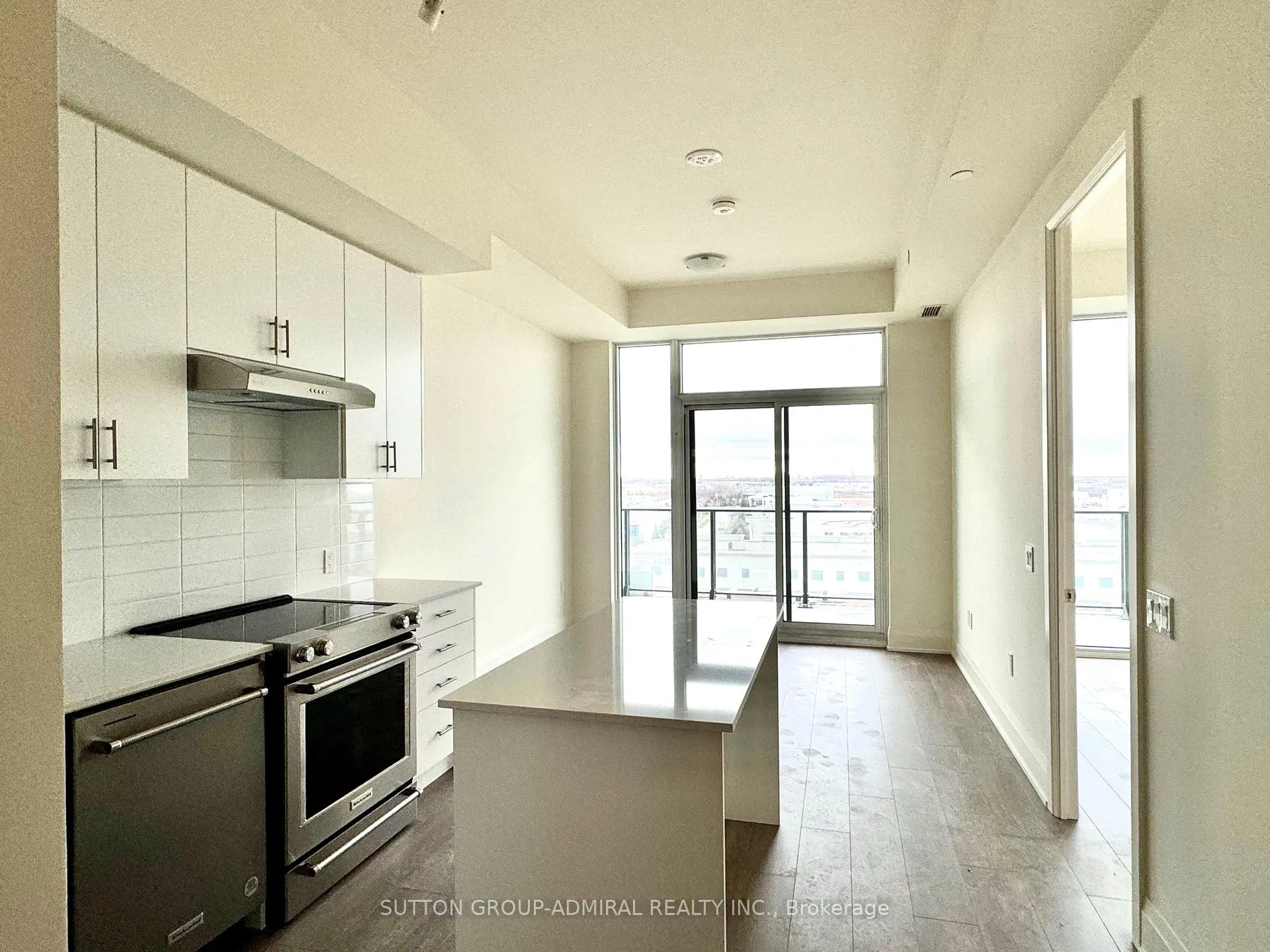 Photo 3 of Unit 606, 8960 Jane Street E, Vaughan, Concord — HOMEH