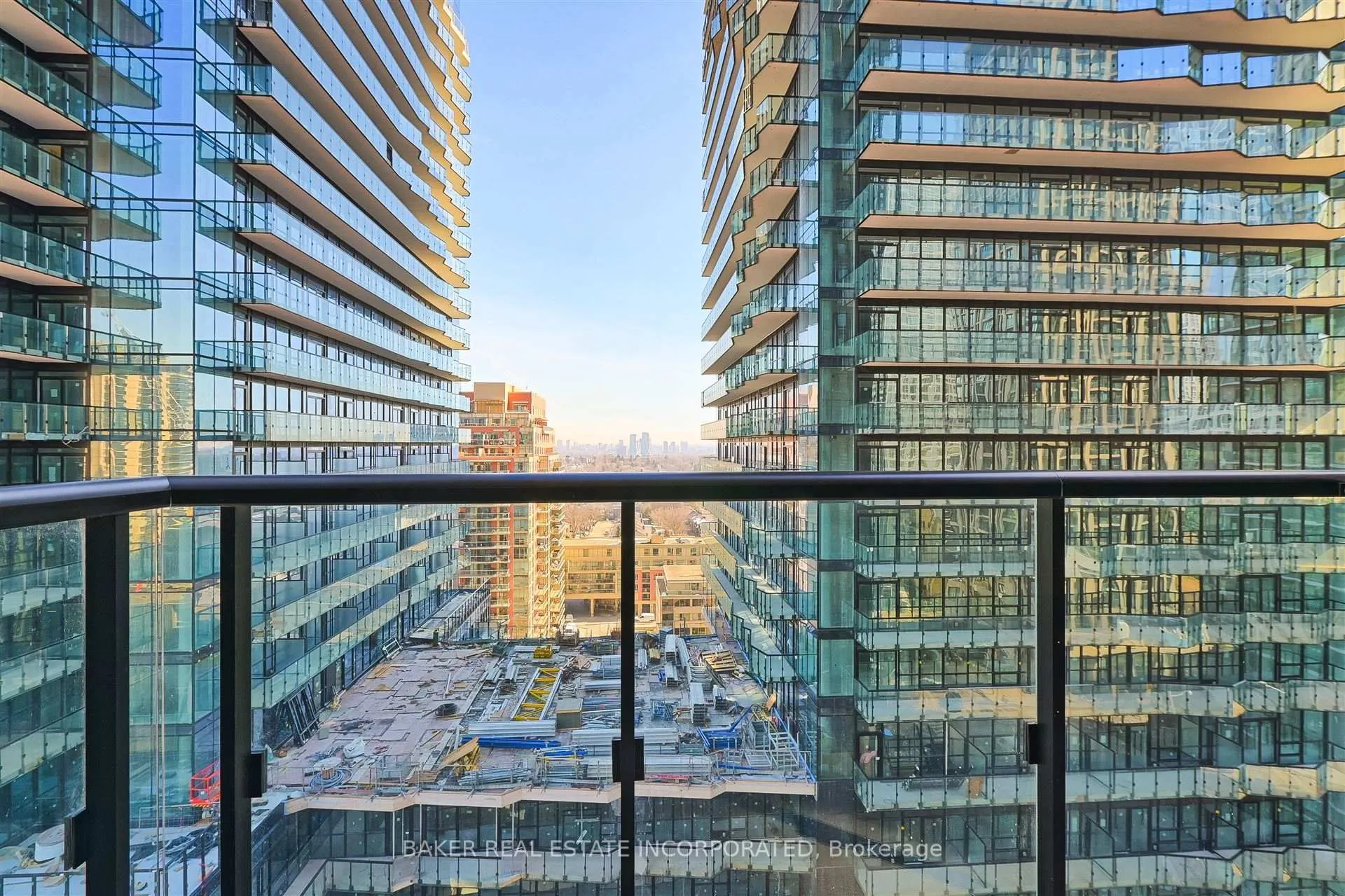 Photo 6 of Unit 1211, 223 Redpath Avenue, Toronto, Mount Pleasant West — HOMEH