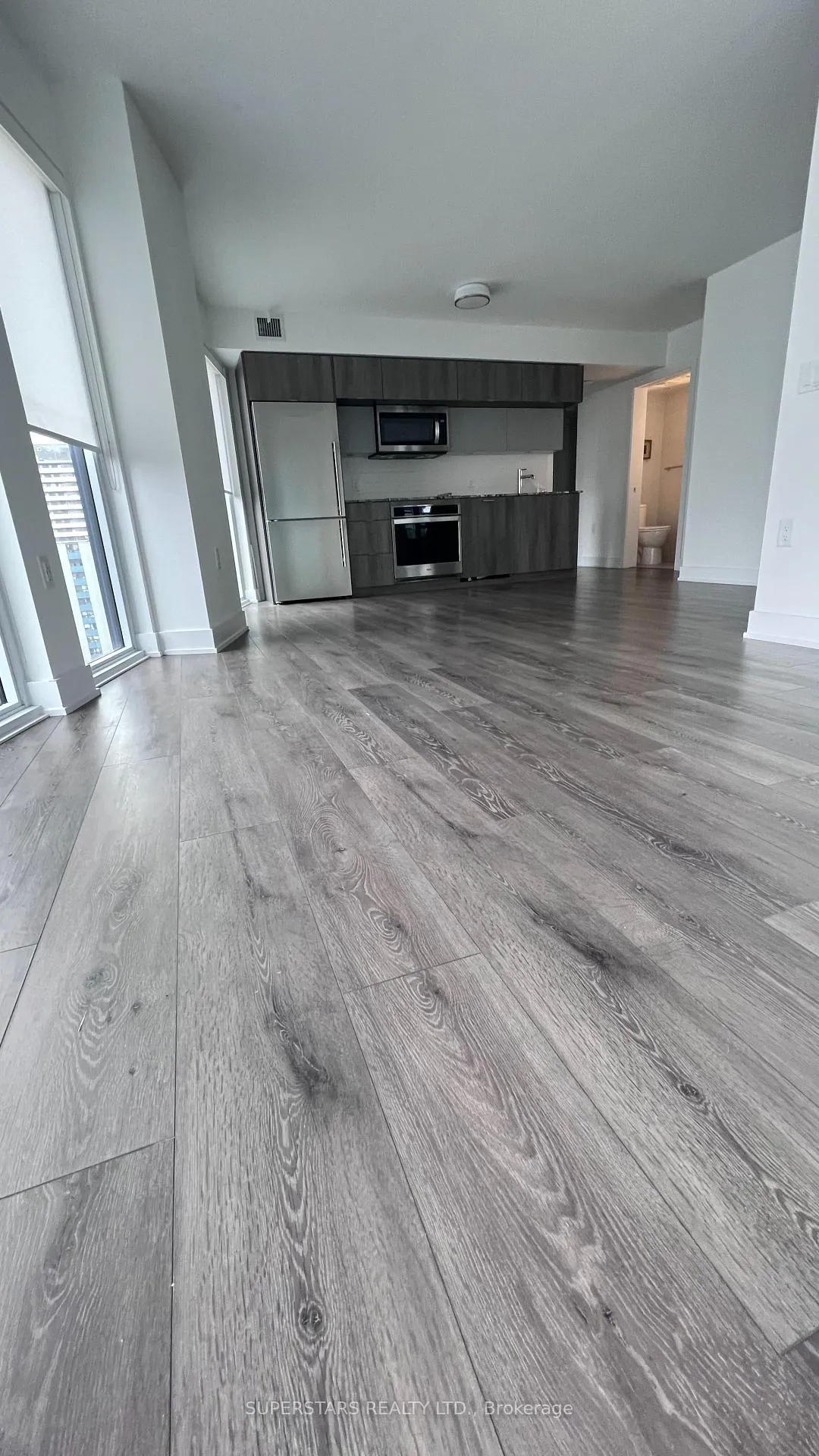 Front of Unit 1207, 575 Bloor Street E