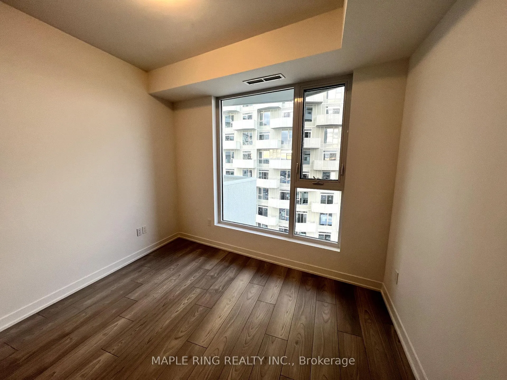 Photo 3 of Unit 2017, 10 Abeja Street, Vaughan, Concord — HOMEH