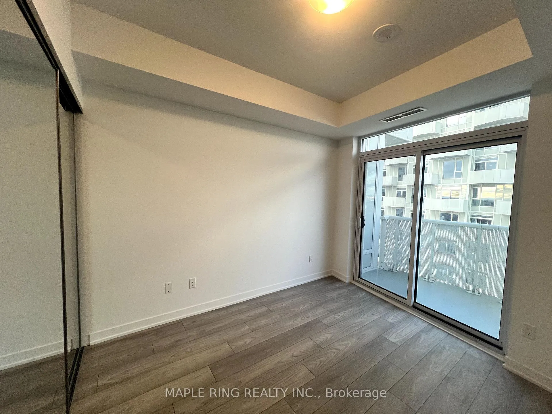 Photo 4 of Unit 2017, 10 Abeja Street, Vaughan, Concord — HOMEH