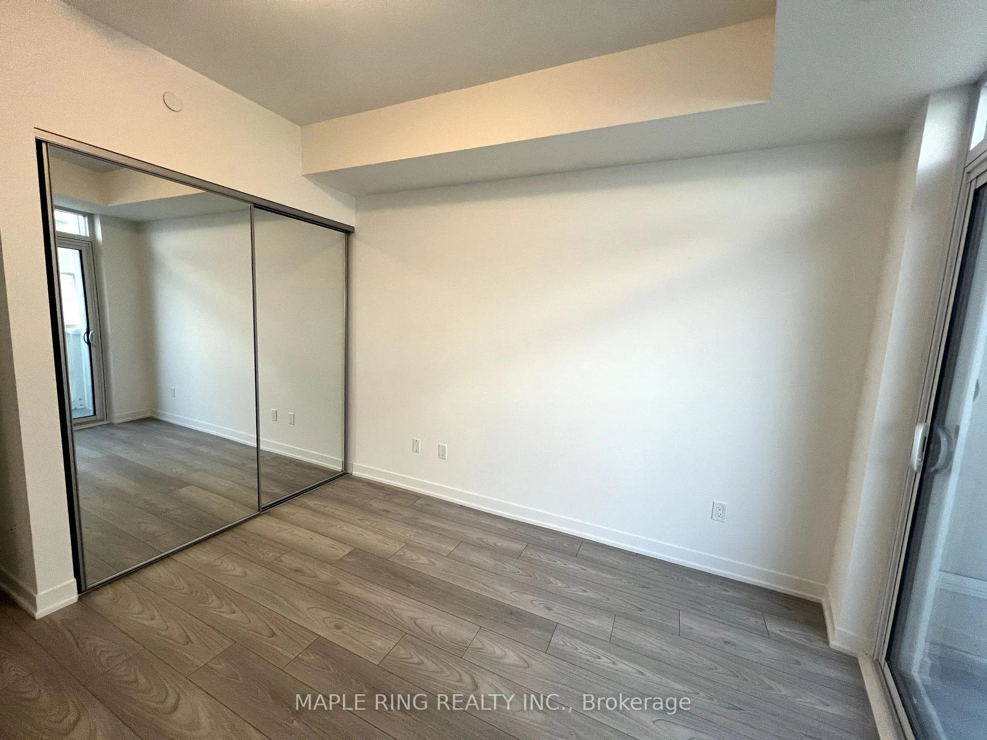 Photo 5 of Unit 2017, 10 Abeja Street, Vaughan, Concord — HOMEH