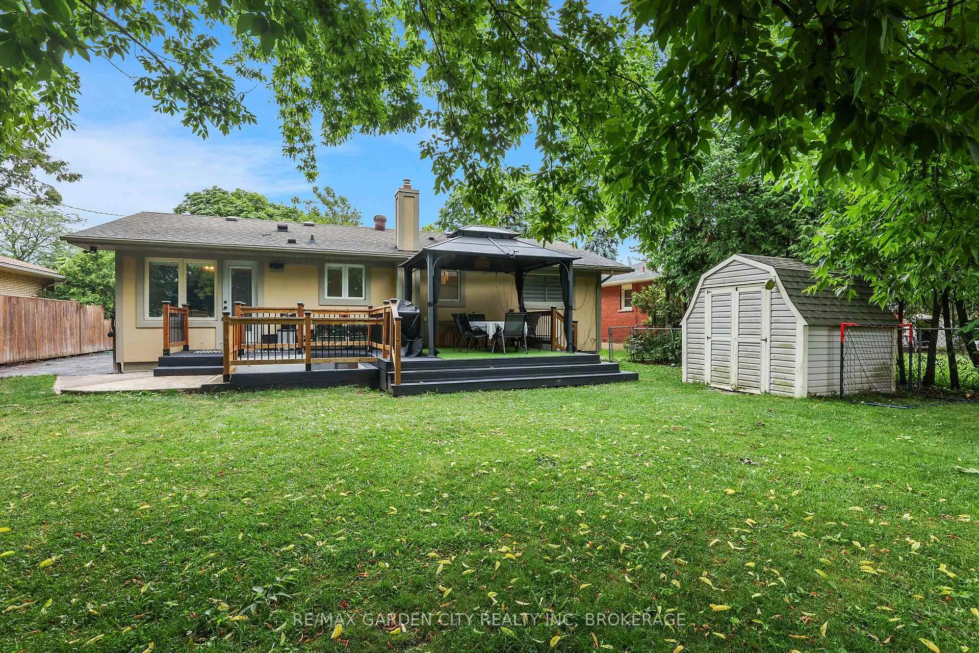 Photo 10 of Unit Unit #2, 18 Wakil Drive, St. Catharines, Glendale/Glenridge — HOMEH