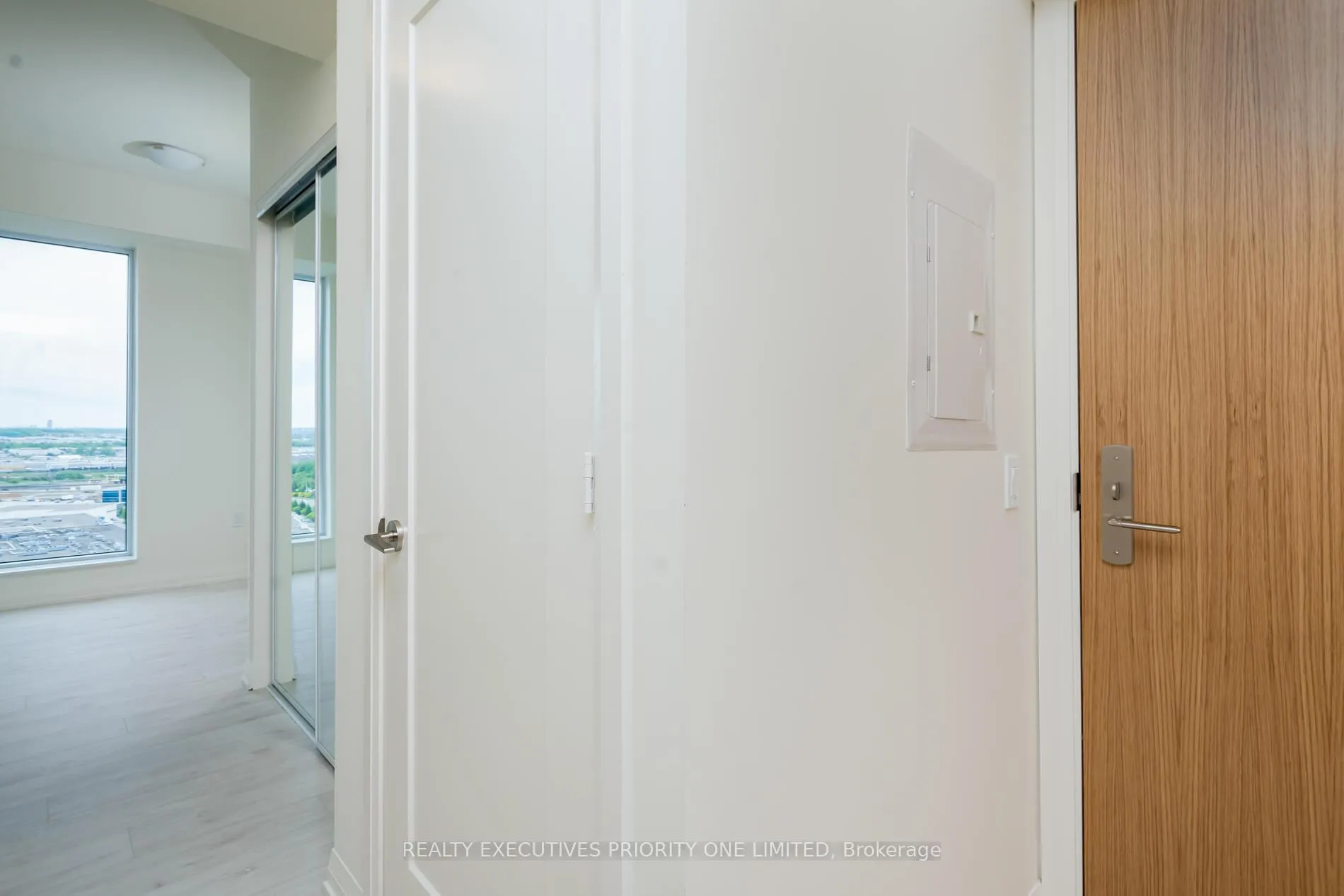 Photo 6 of Unit 2020, 8960 Jane Street, Vaughan, Vellore Village — HOMEH