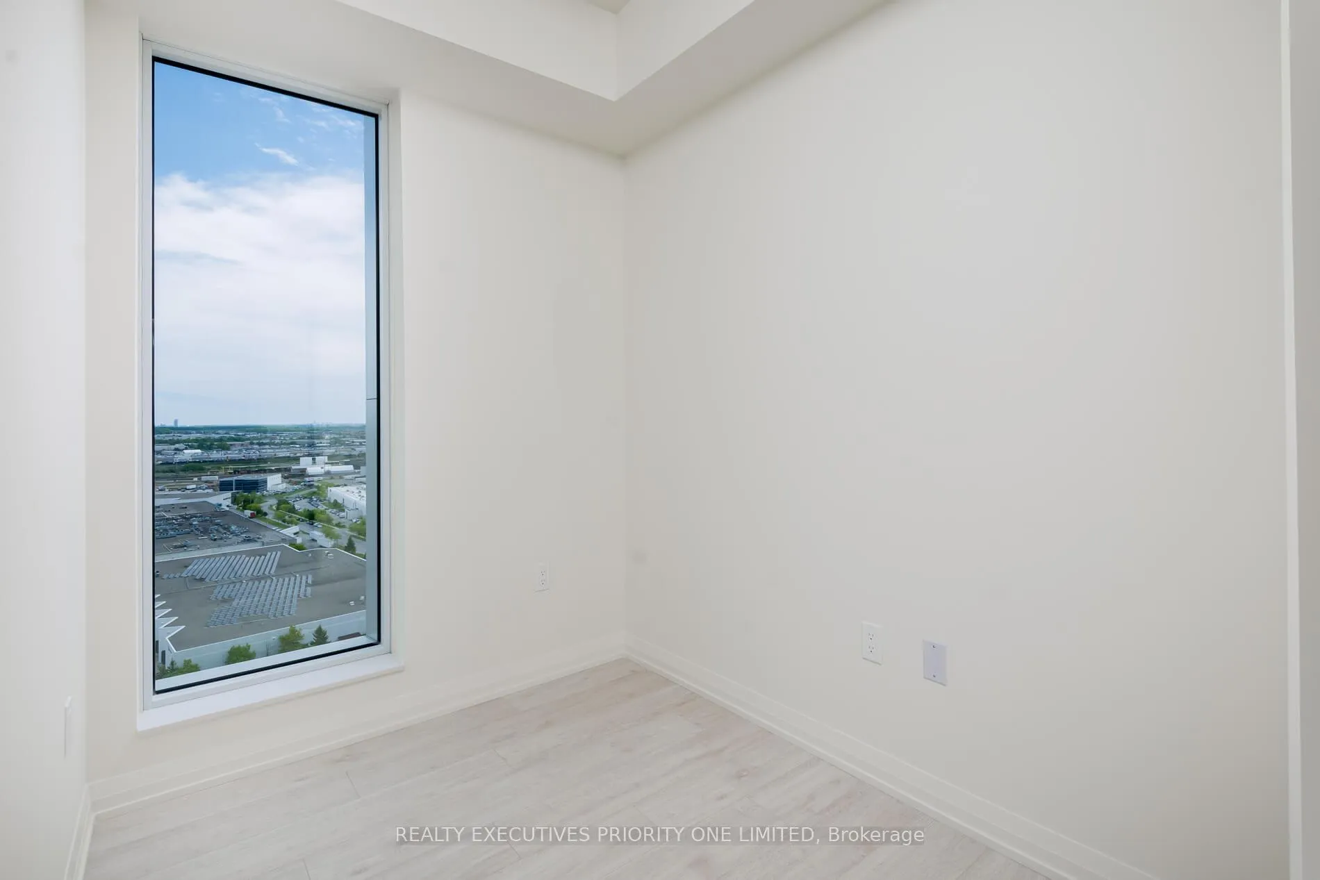 Photo 7 of Unit 2020, 8960 Jane Street, Vaughan, Vellore Village — HOMEH