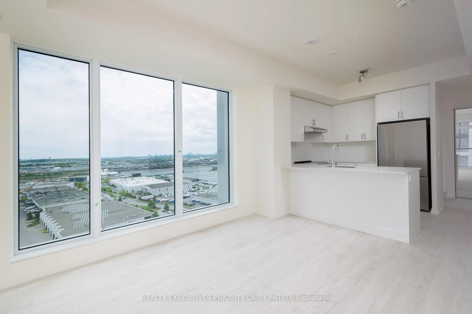 Photo 9 of Unit 2020, 8960 Jane Street, Vaughan, Vellore Village — HOMEH