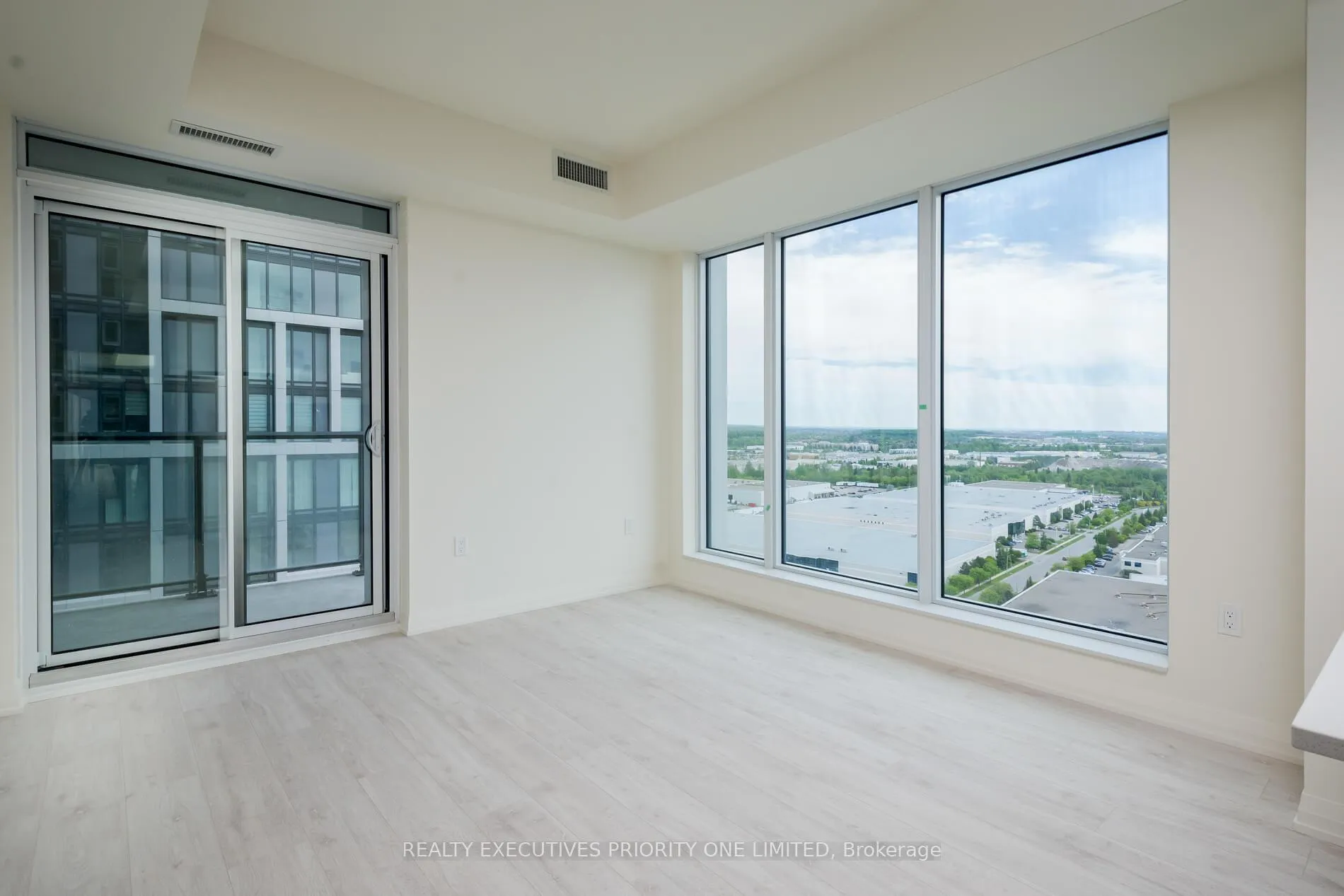 Photo 15 of Unit 2020, 8960 Jane Street, Vaughan, Vellore Village — HOMEH