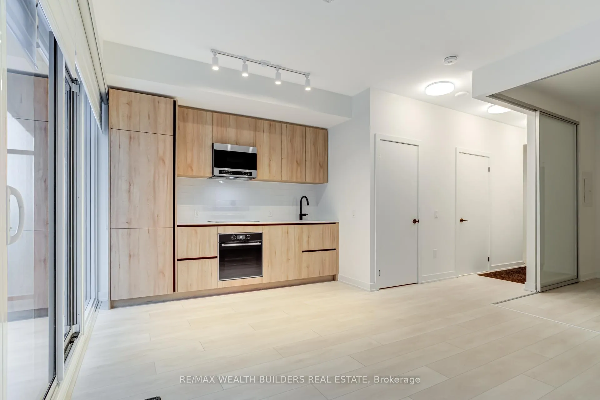 Photo 1 of Unit 2707, 127 Broadway Avenue, Toronto, Yonge-Eglinton — HOMEH