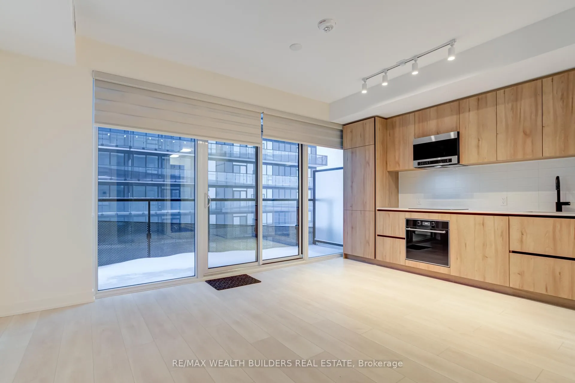 Photo 4 of Unit 2707, 127 Broadway Avenue, Toronto, Yonge-Eglinton — HOMEH