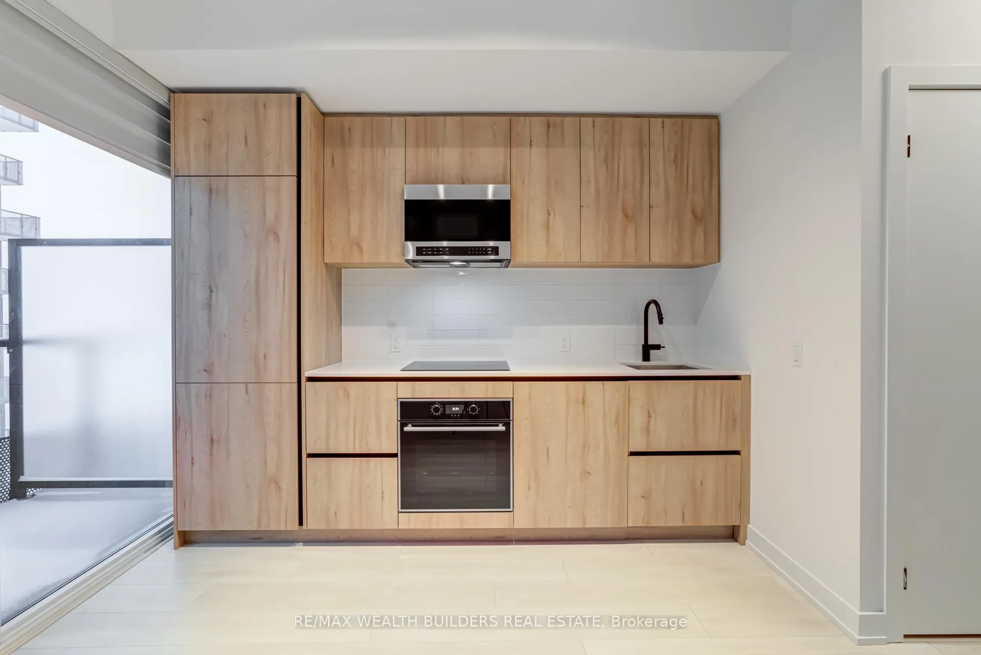 Photo 6 of Unit 2707, 127 Broadway Avenue, Toronto, Yonge-Eglinton — HOMEH