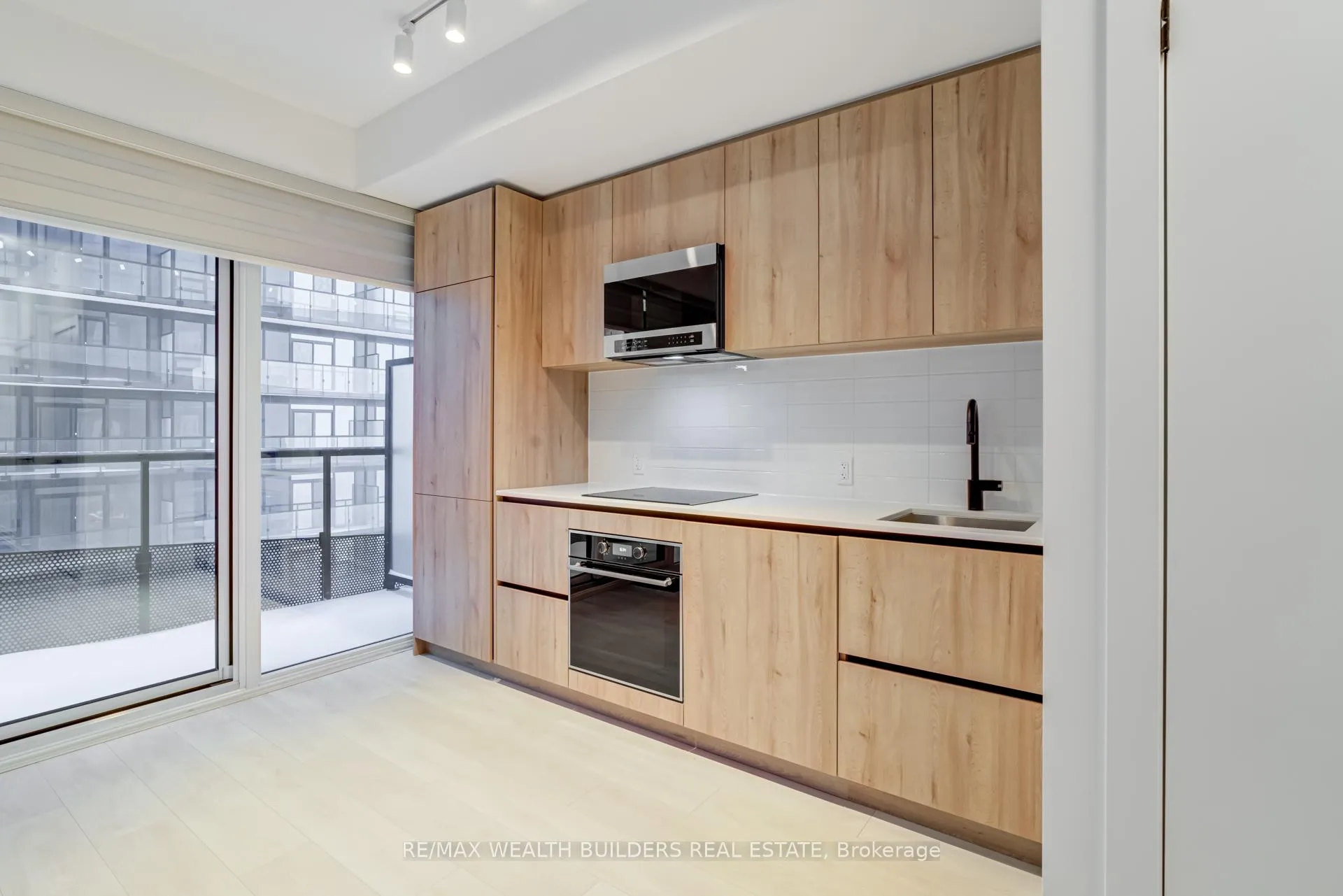 Photo 7 of Unit 2707, 127 Broadway Avenue, Toronto, Yonge-Eglinton — HOMEH