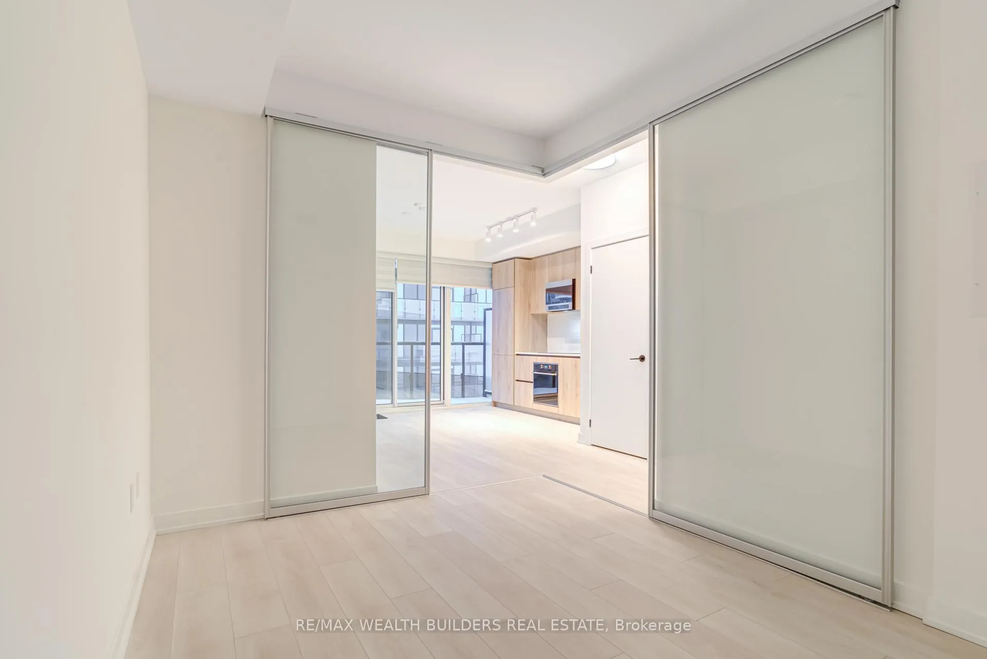 Photo 9 of Unit 2707, 127 Broadway Avenue, Toronto, Yonge-Eglinton — HOMEH
